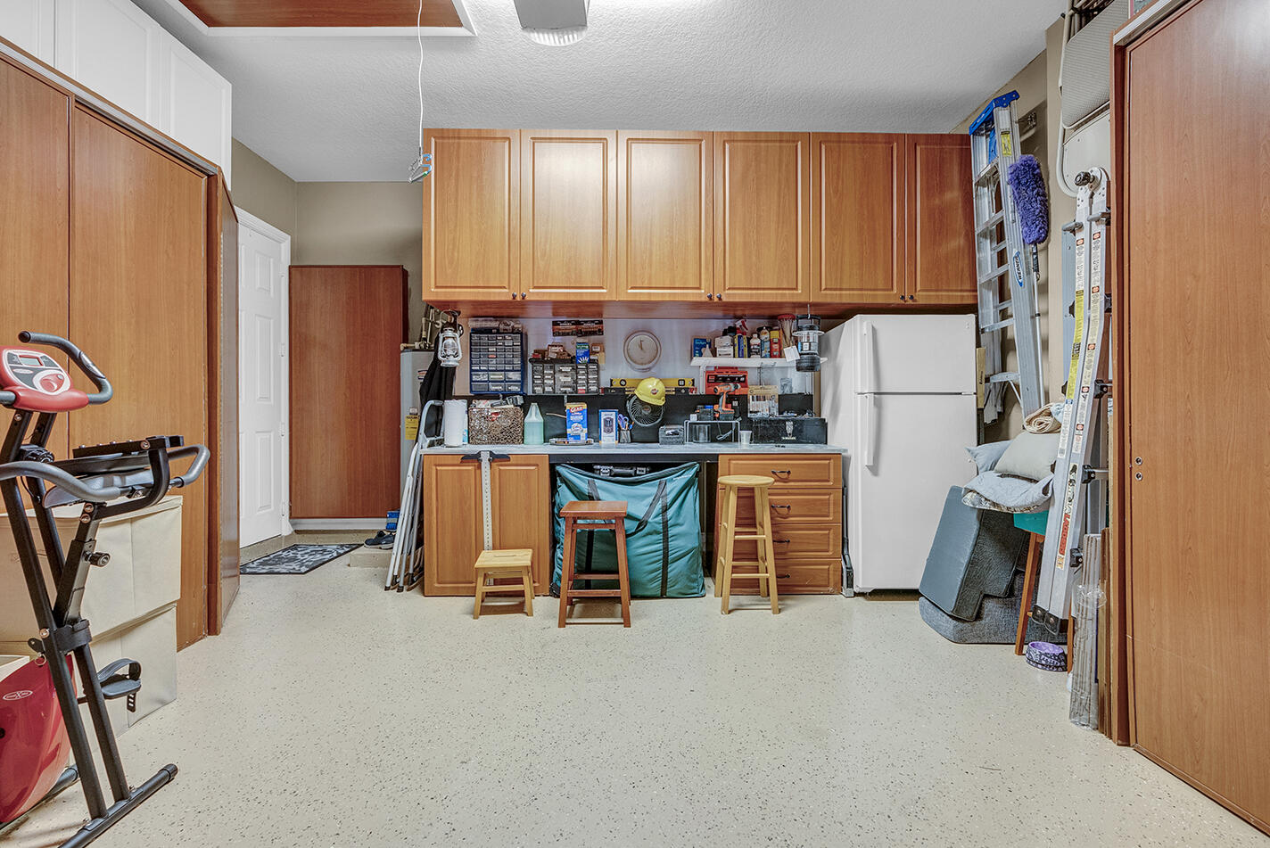 8604 Cobblestone Point Circle