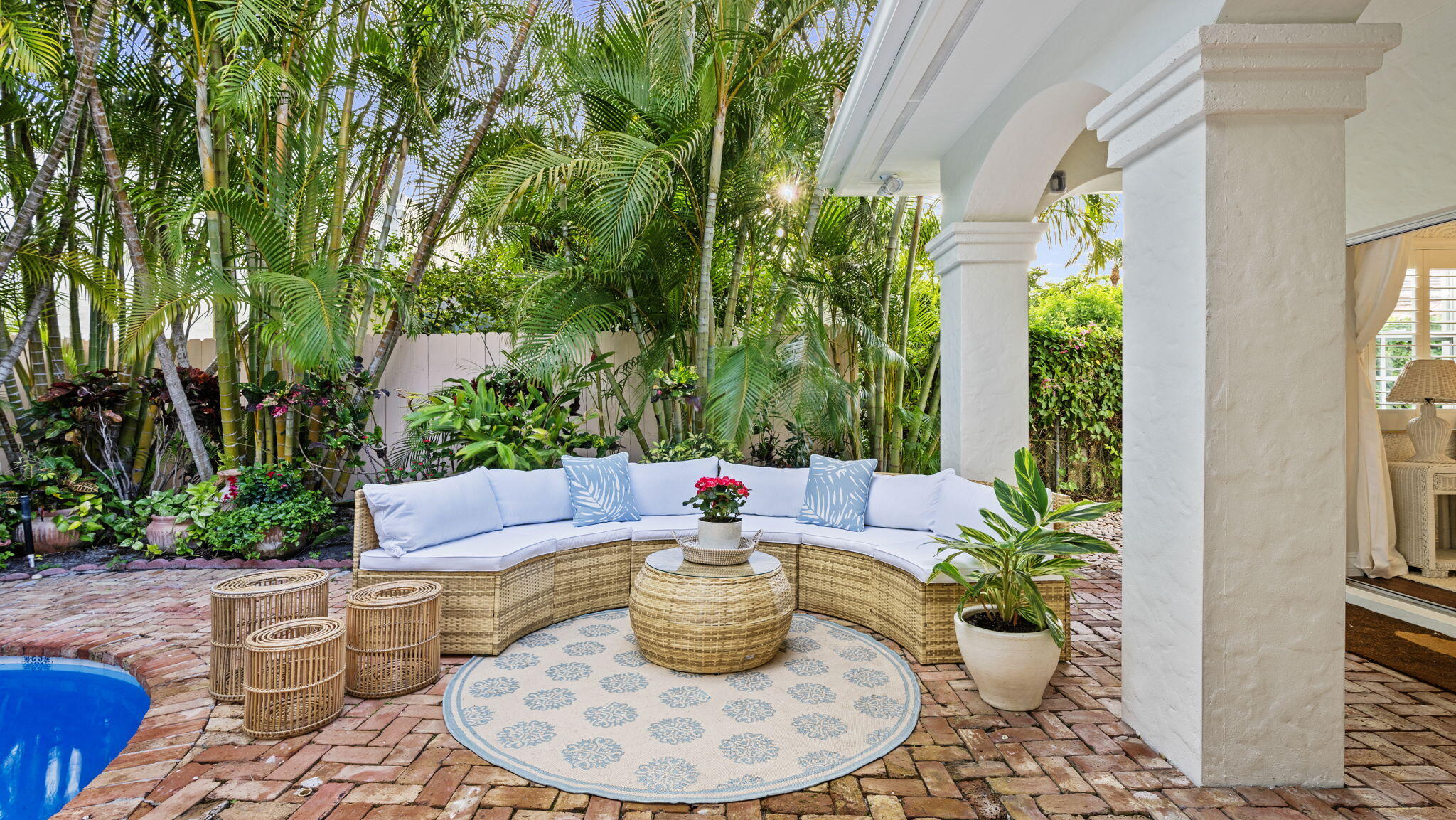 309 Valencia Road