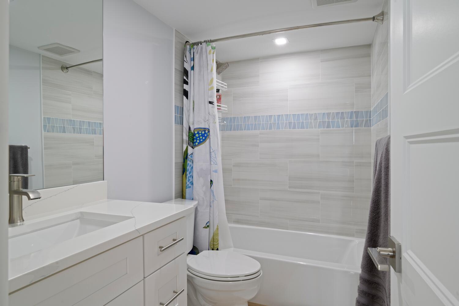 52 Yacht Club Drive 309