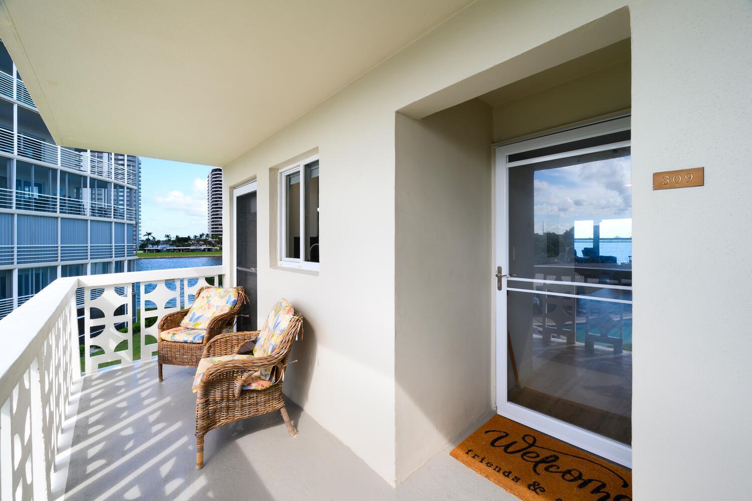 52 Yacht Club Drive 309