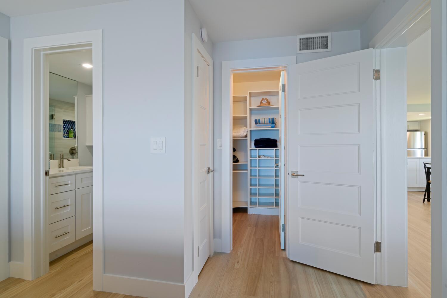 52 Yacht Club Drive 309