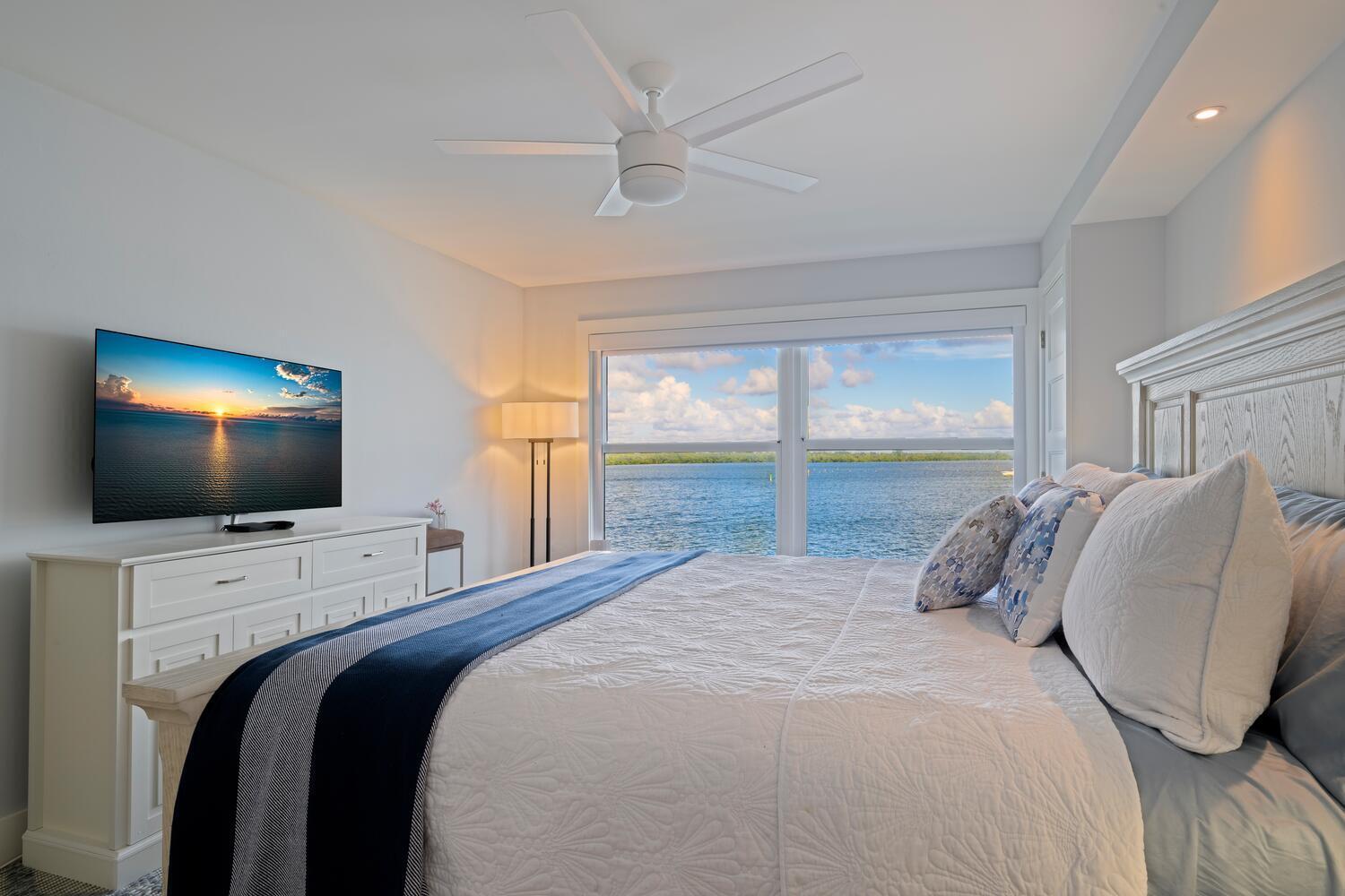 52 Yacht Club Drive 309