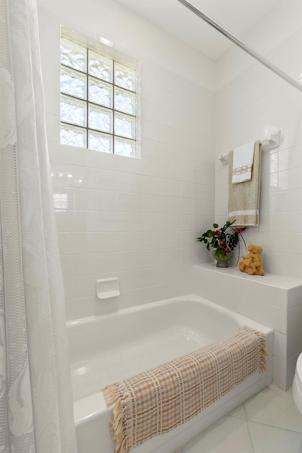 10910 Grande Boulevard W