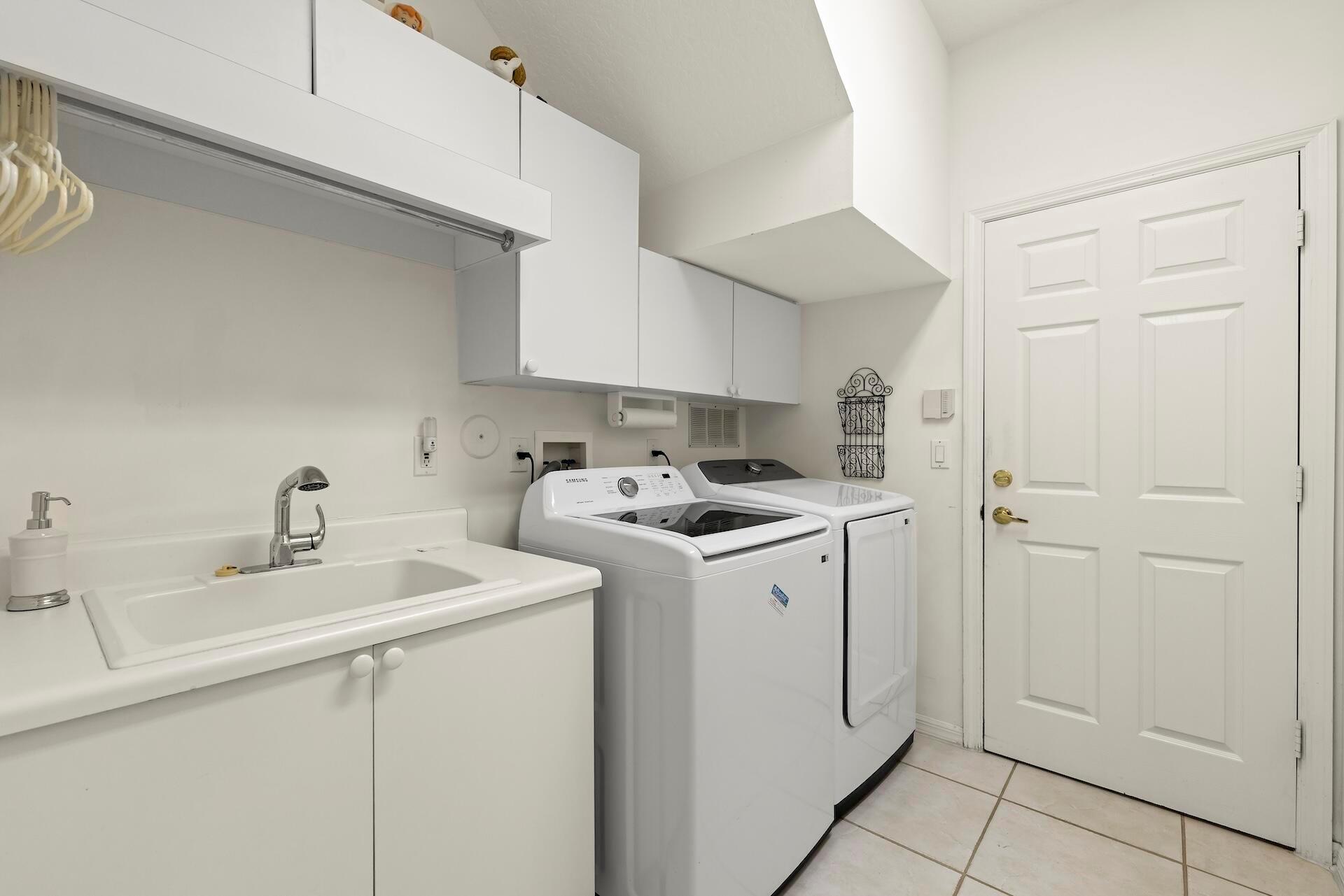 10910 Grande Boulevard W