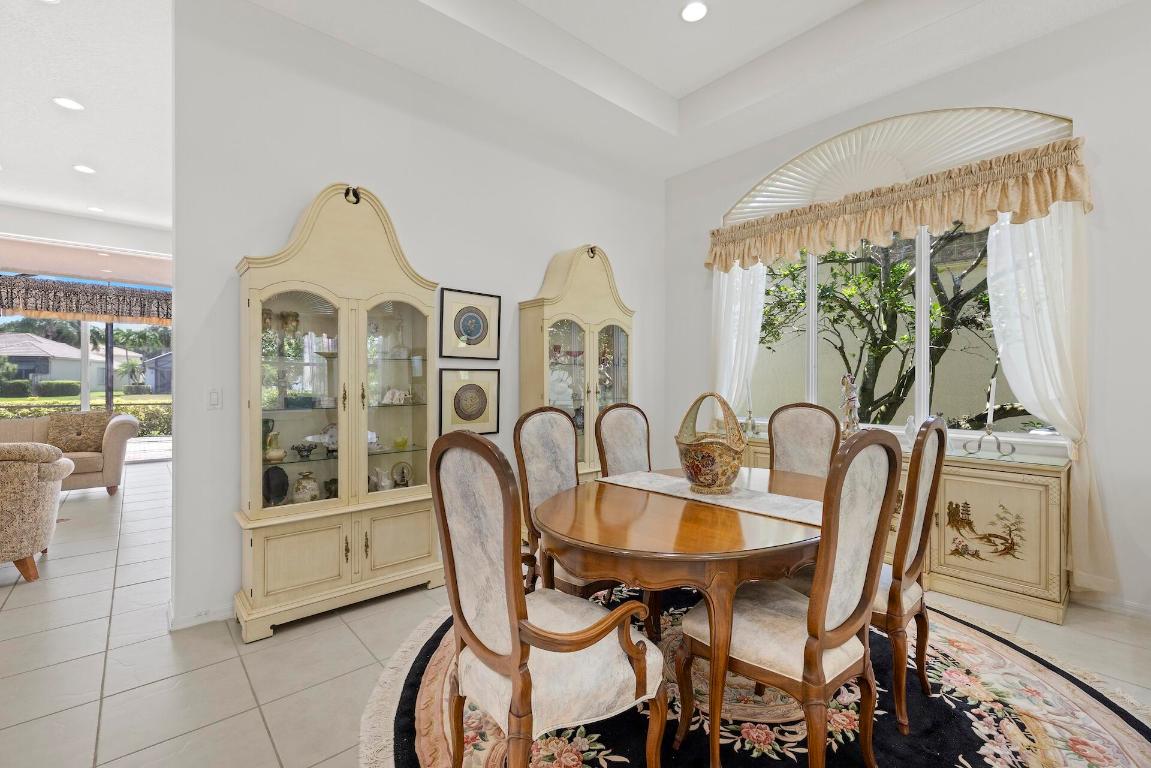 10910 Grande Boulevard W