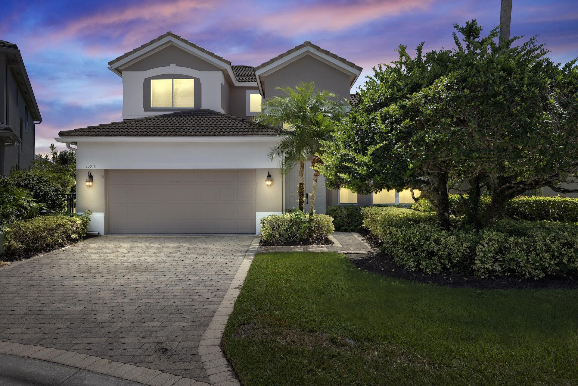 10910 Grande Boulevard W