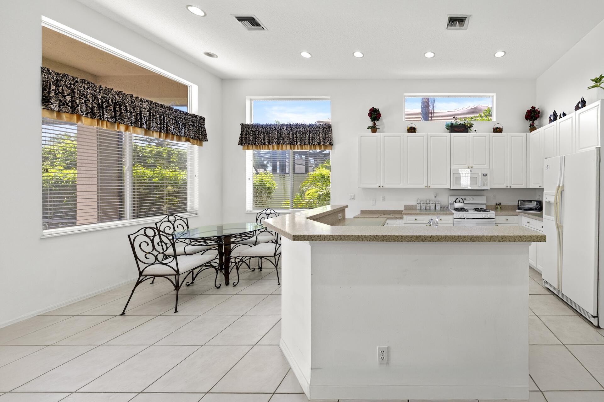 10910 Grande Boulevard W