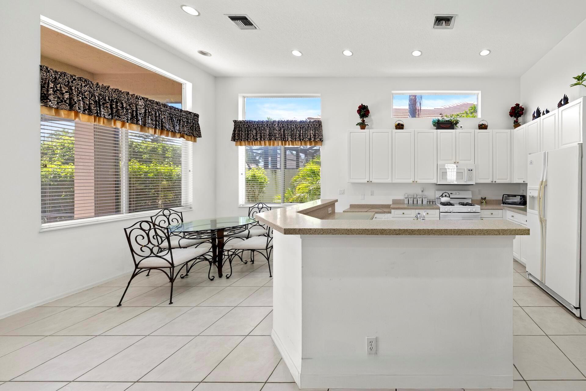 10910 Grande Boulevard W