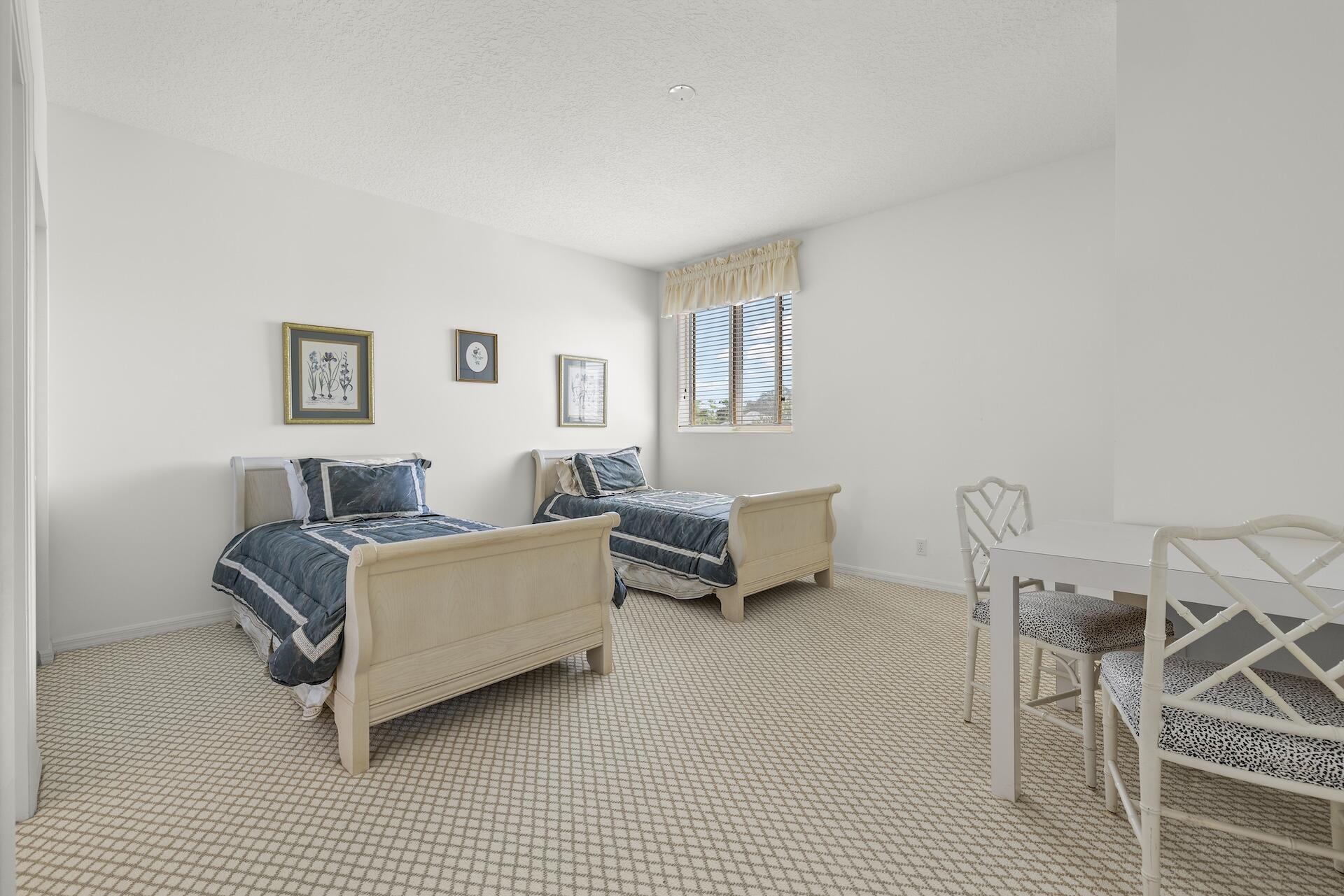 10910 Grande Boulevard W