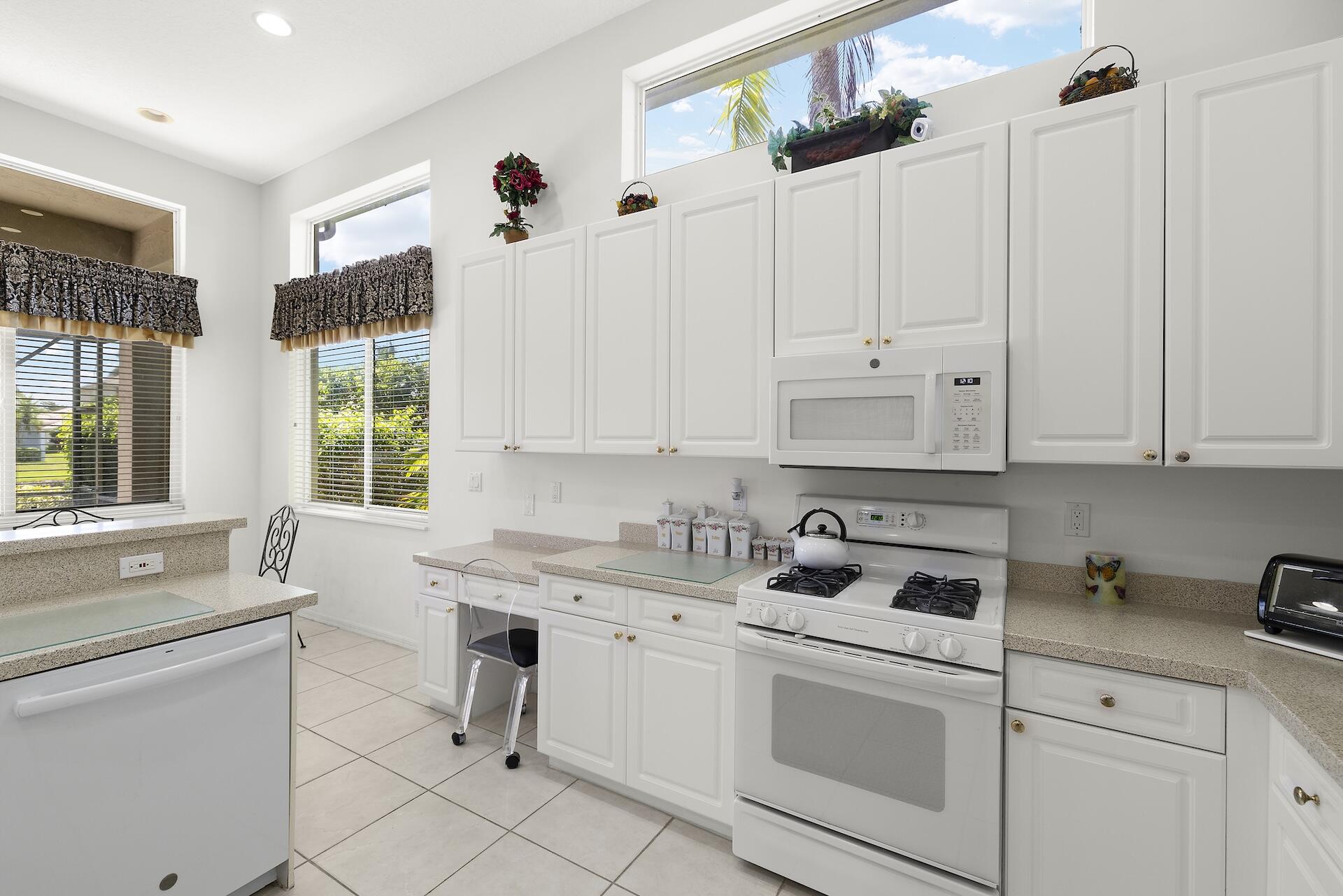 10910 Grande Boulevard W