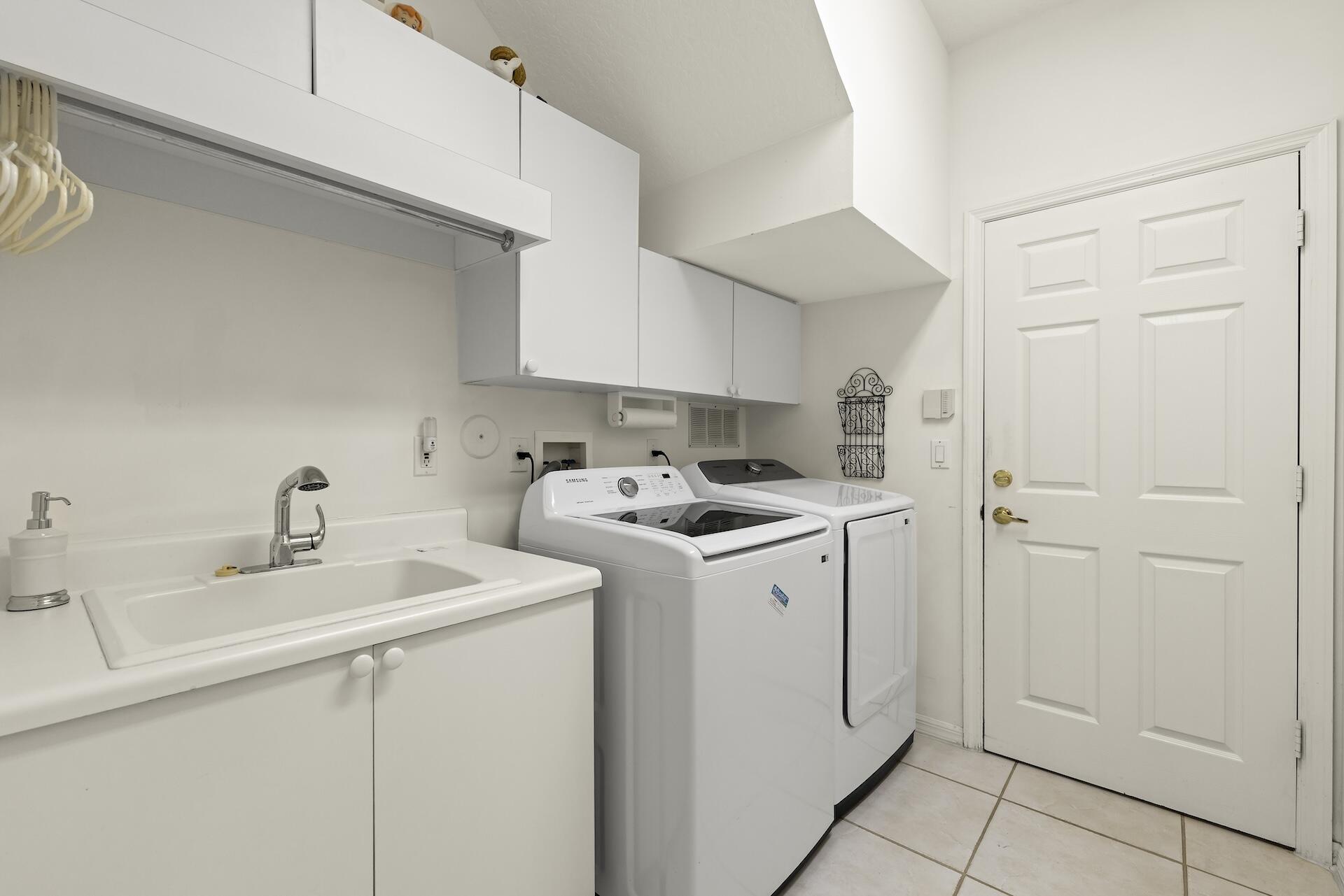 10910 Grande Boulevard W