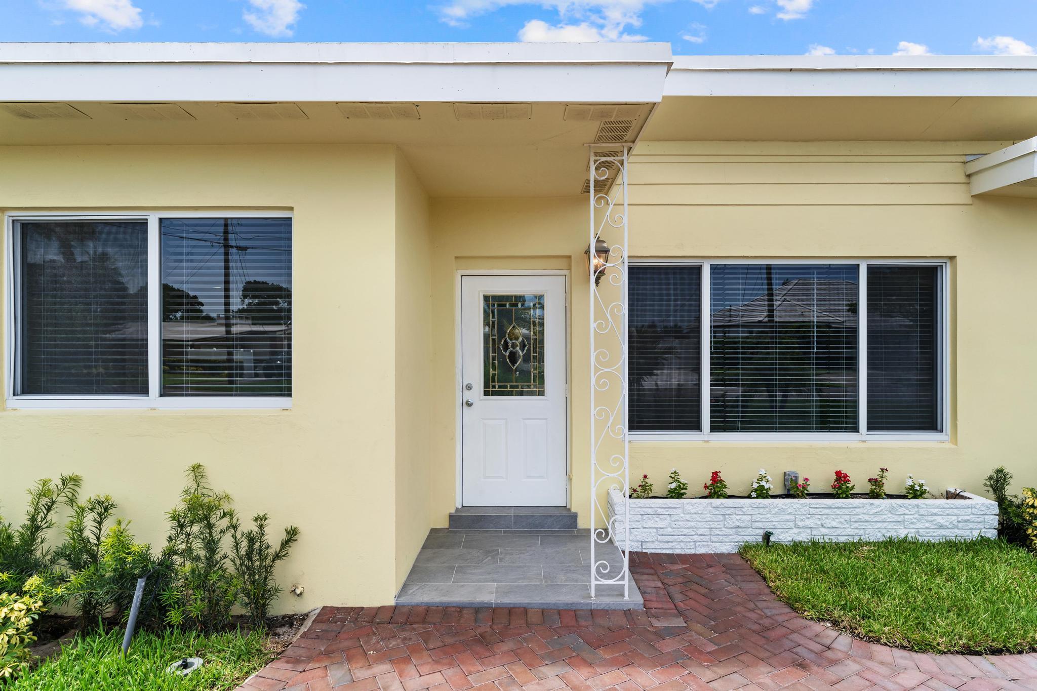 7531 Edgewater Circle