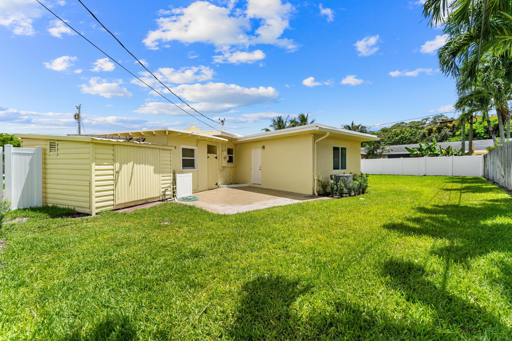 7531 Edgewater Circle