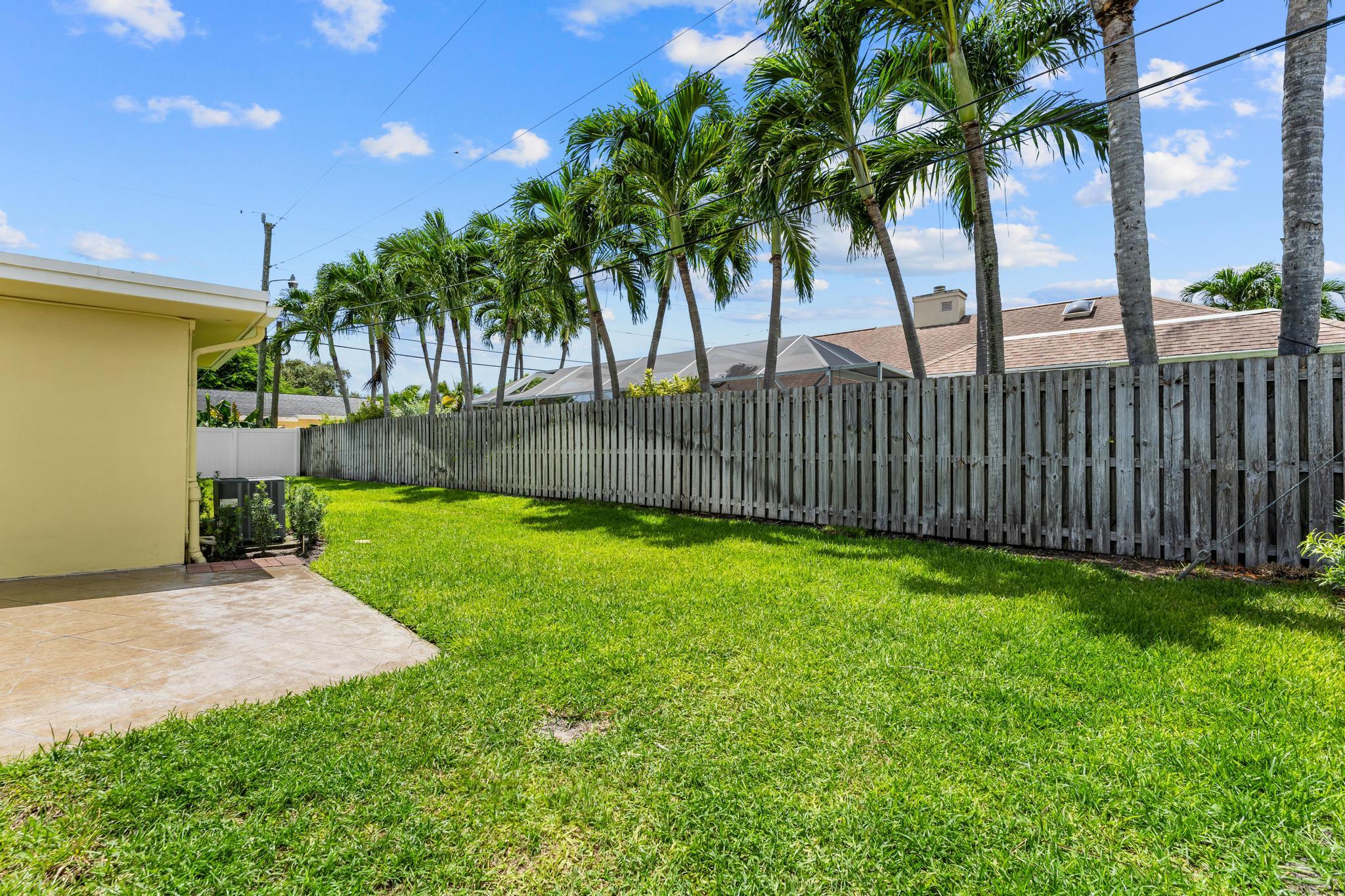 7531 Edgewater Circle