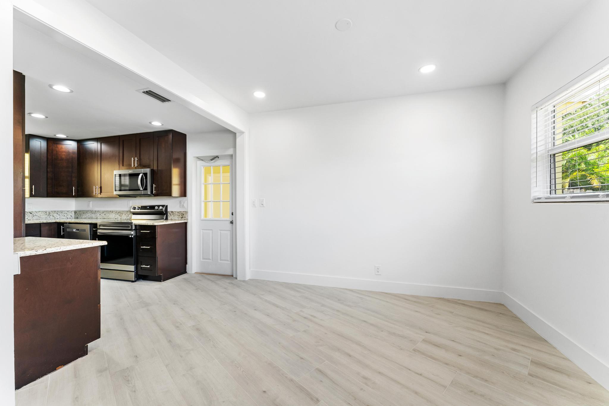 7531 Edgewater Circle