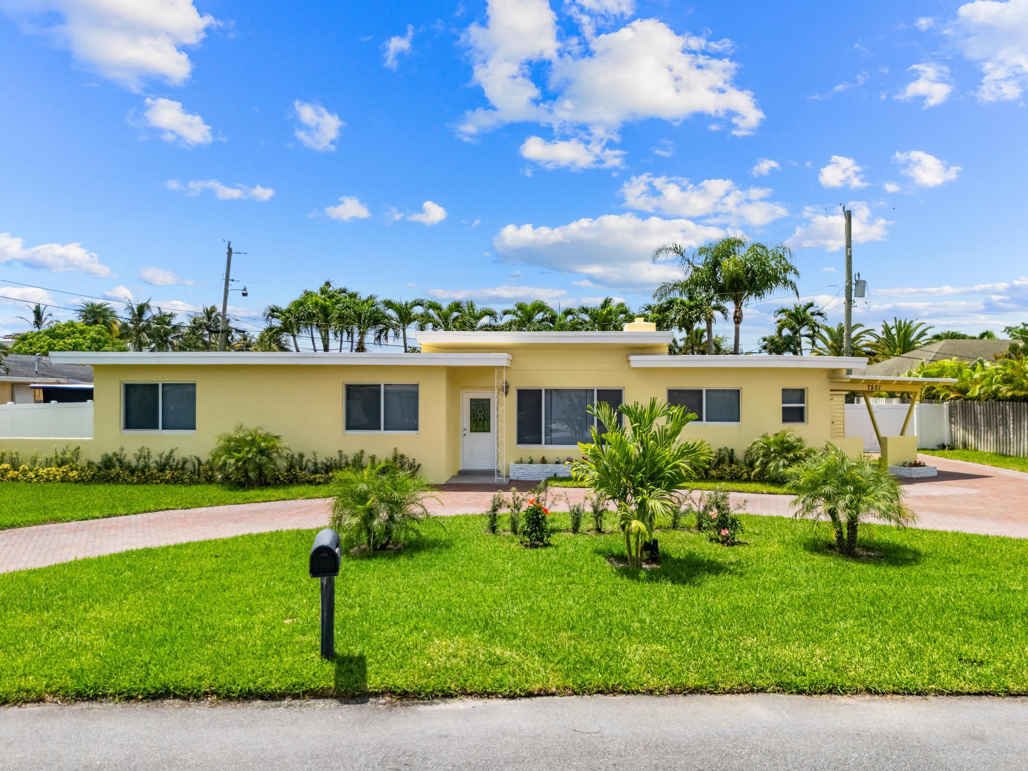 7531 Edgewater Circle