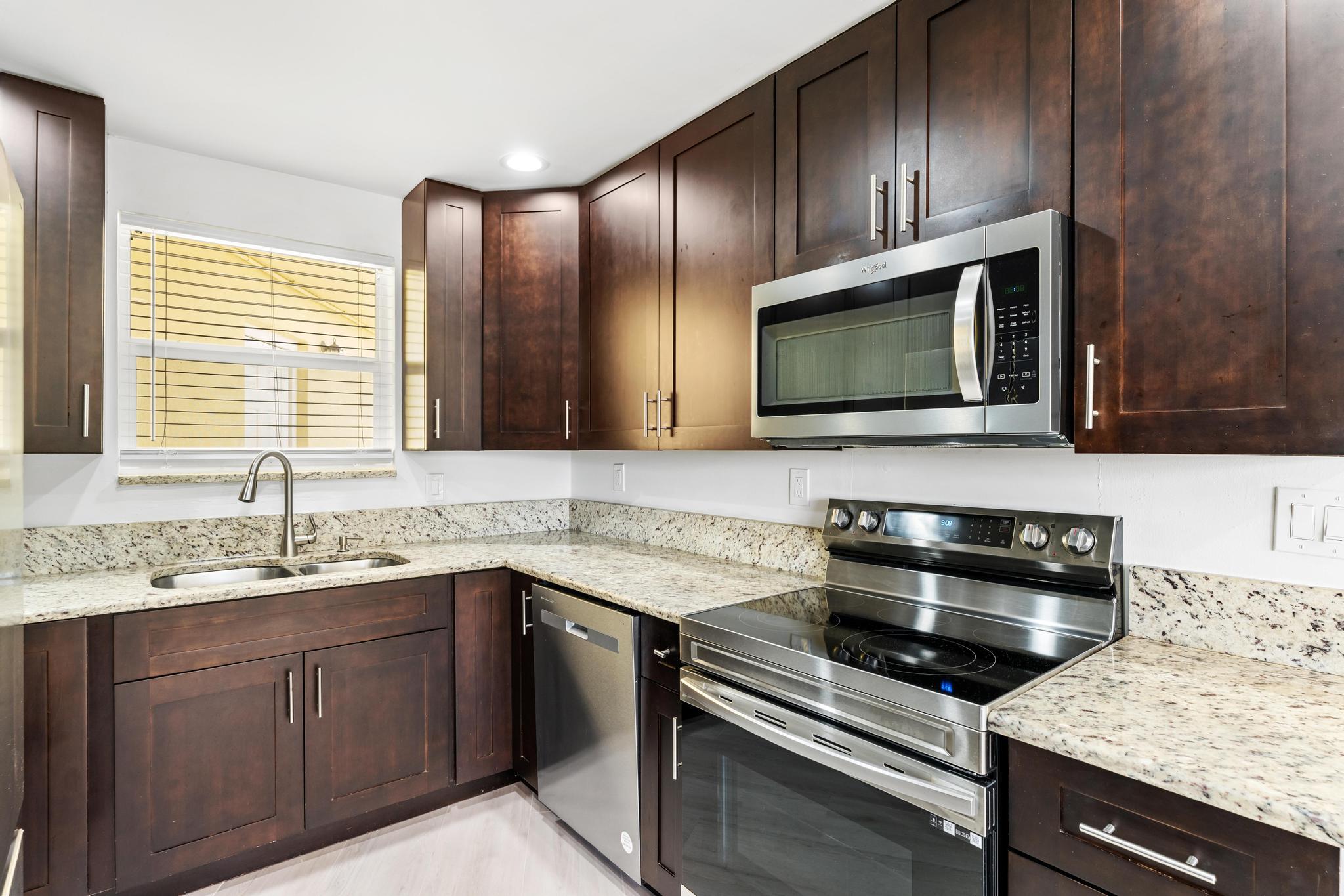 7531 Edgewater Circle