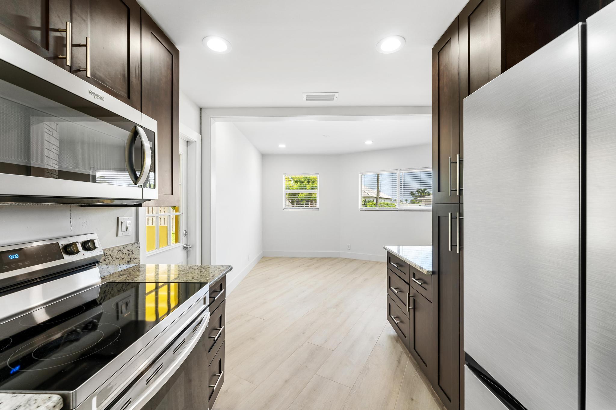 7531 Edgewater Circle