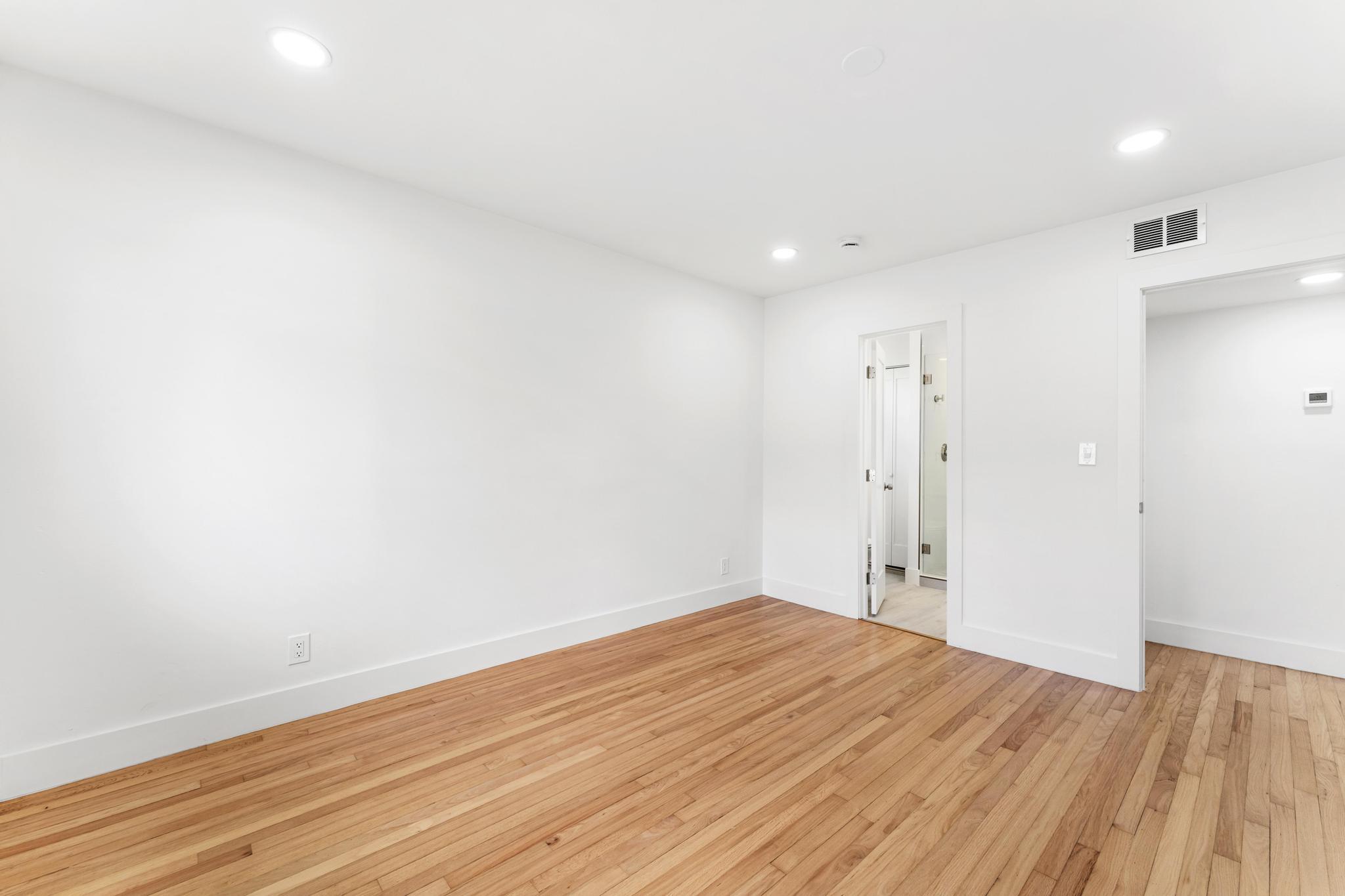 7531 Edgewater Circle