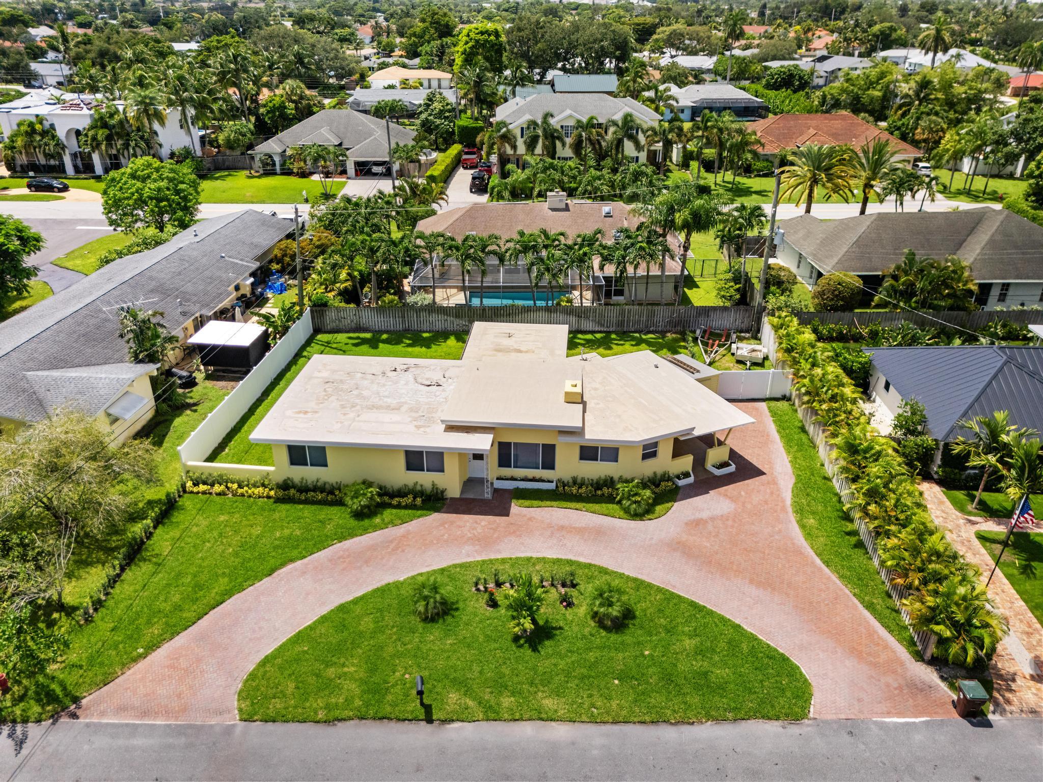 7531 Edgewater Circle