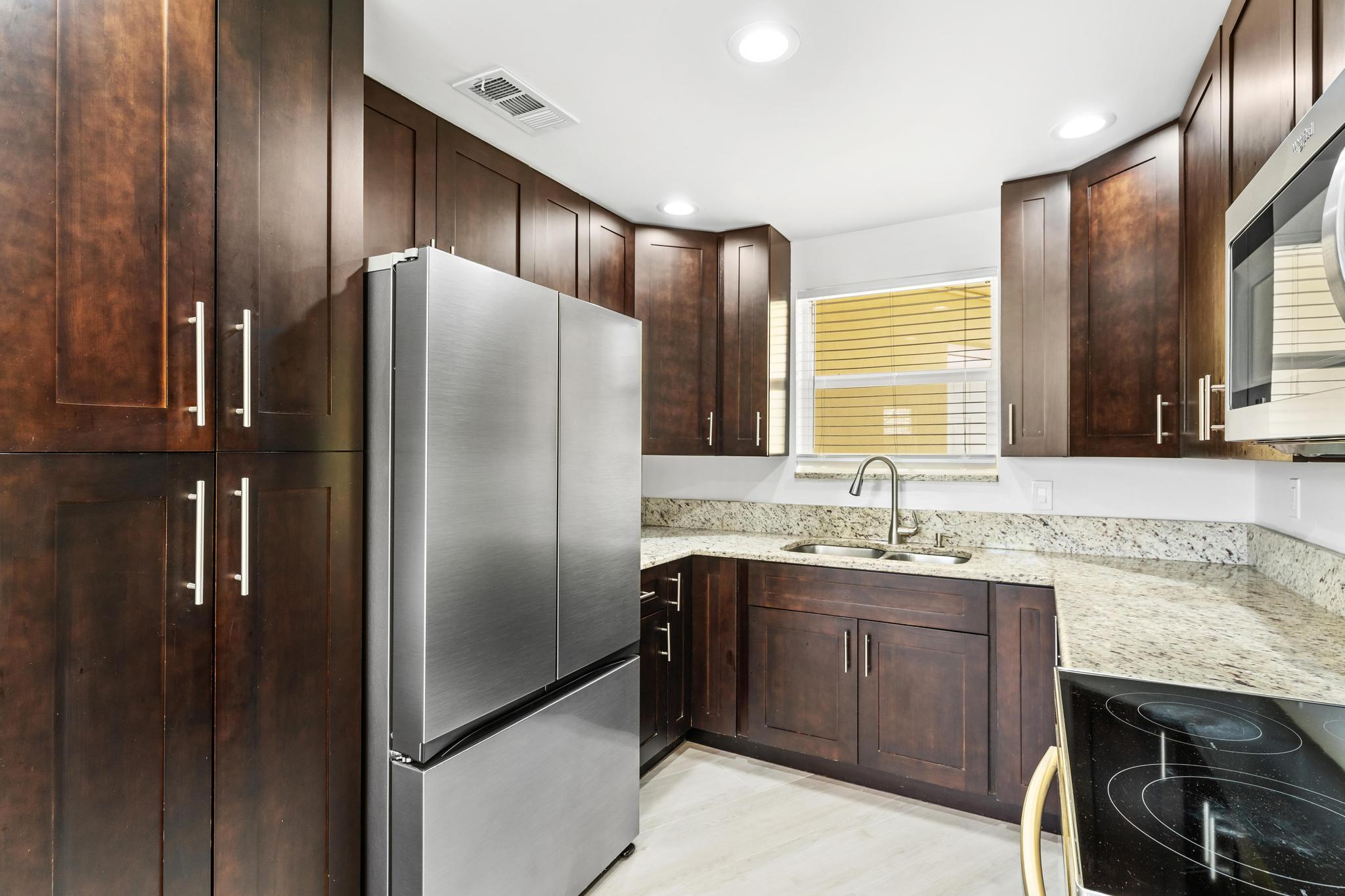 7531 Edgewater Circle