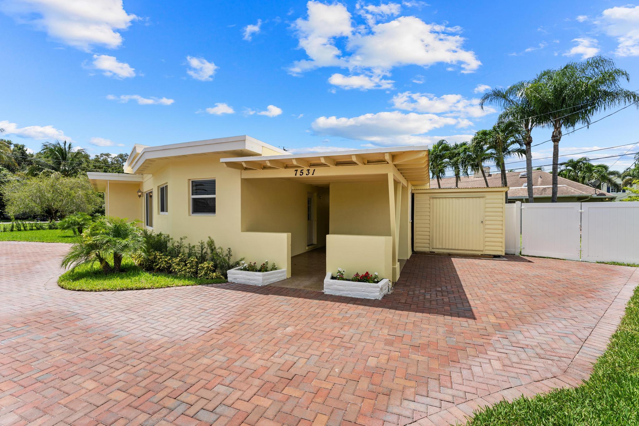 7531 Edgewater Circle