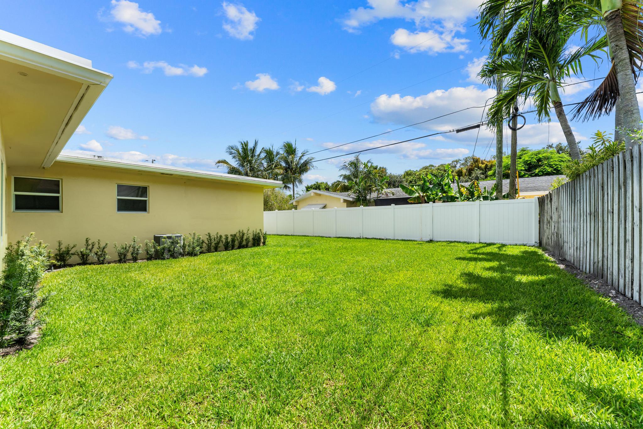 7531 Edgewater Circle