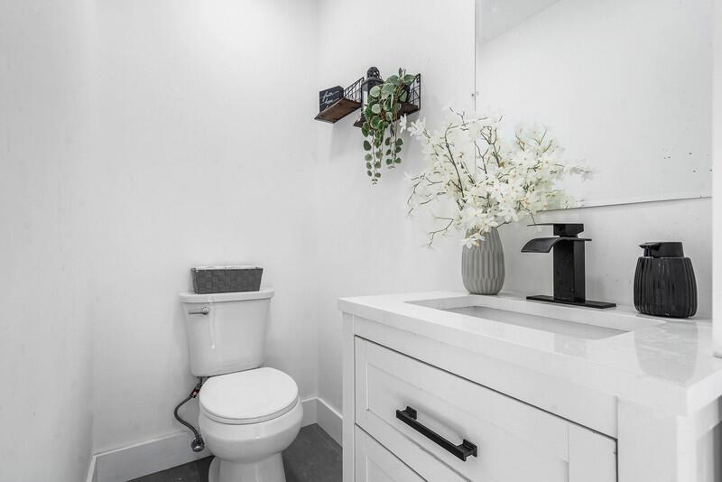 3837 NE 16th Terrace