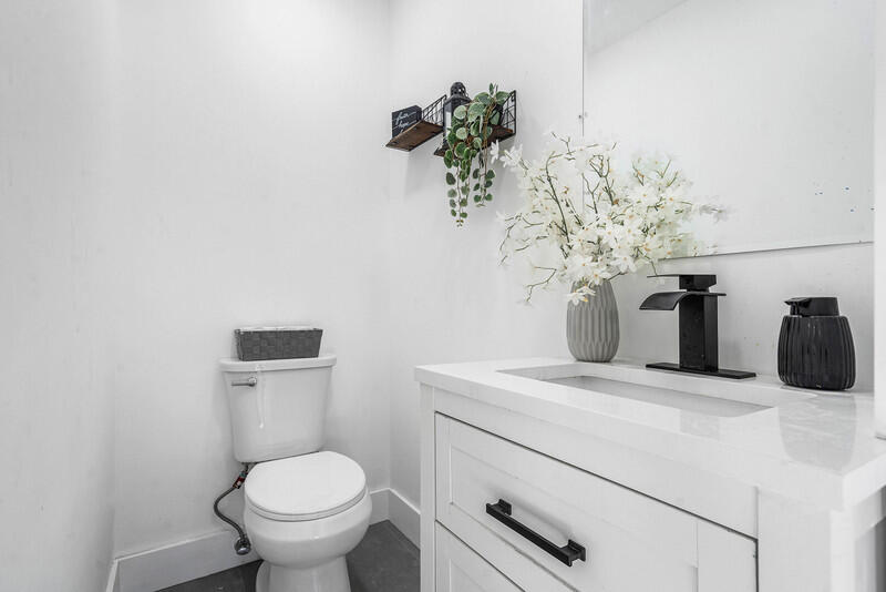 3837 NE 16th Terrace