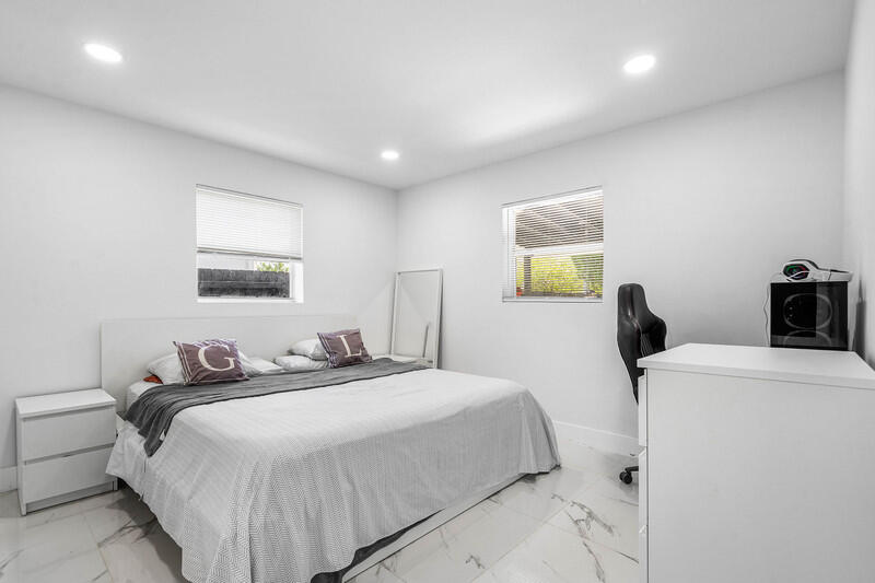 3837 NE 16th Terrace