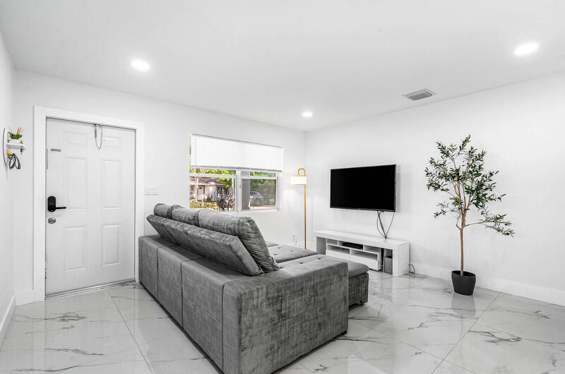 3837 NE 16th Terrace