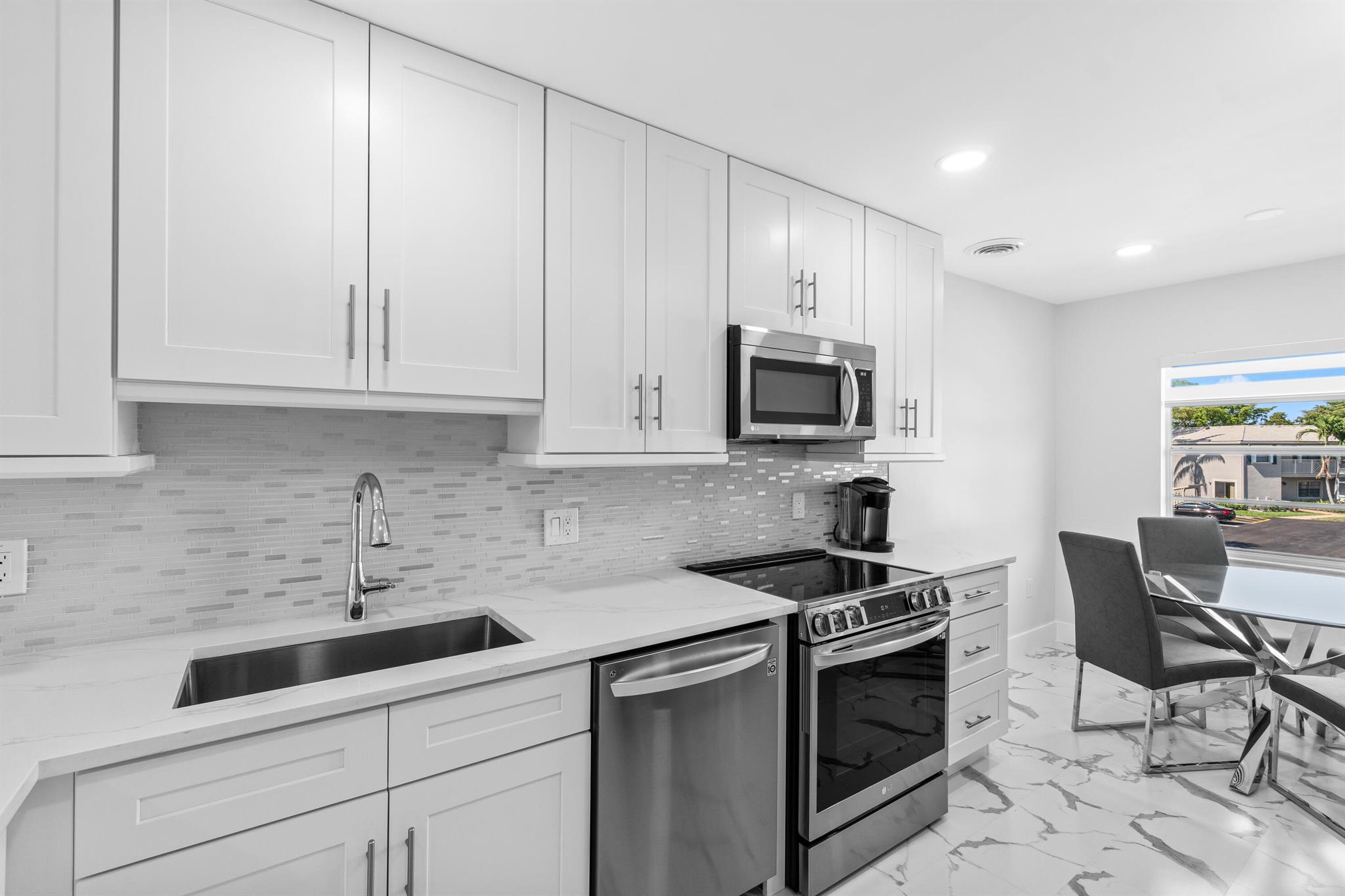 6 Stratford Drive E D