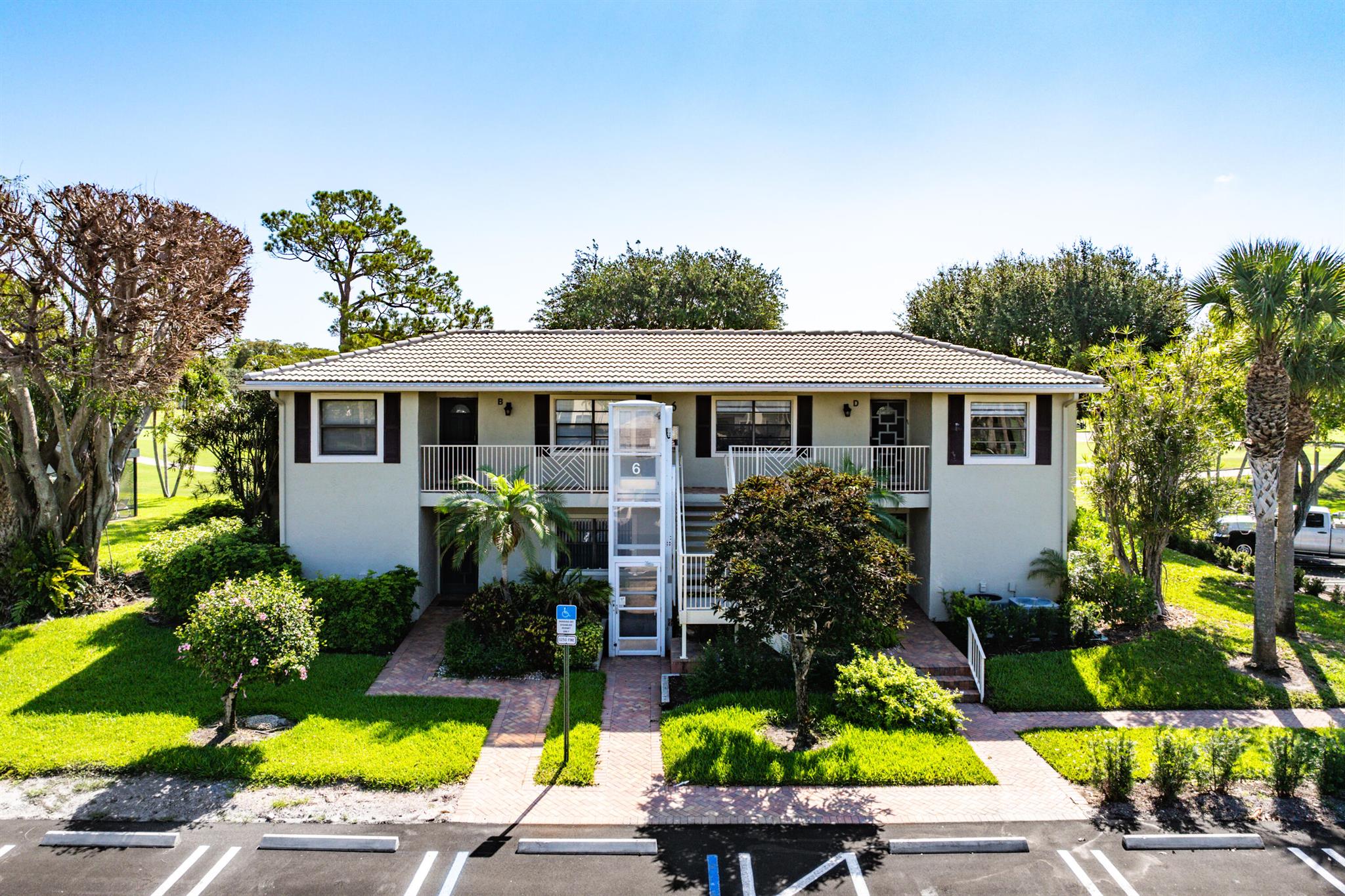 6 Stratford Drive E D