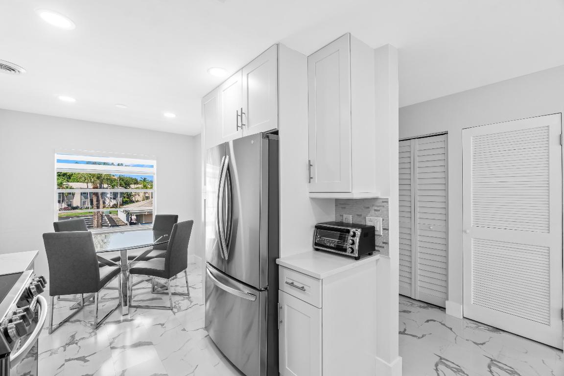 6 Stratford Drive E D