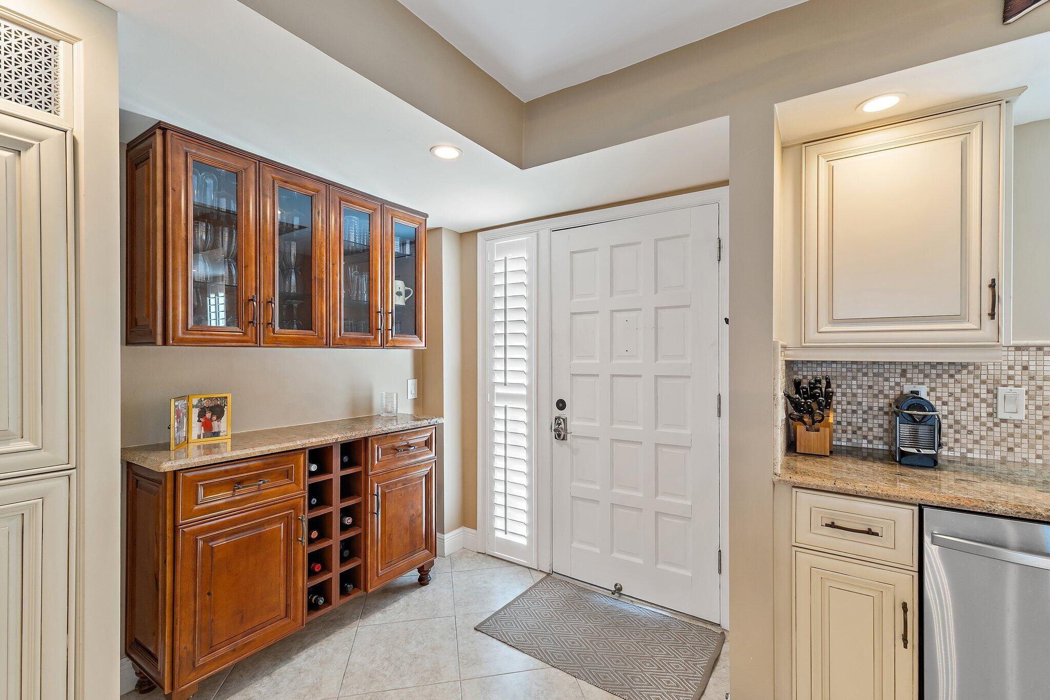 36 Yacht Club Drive 402