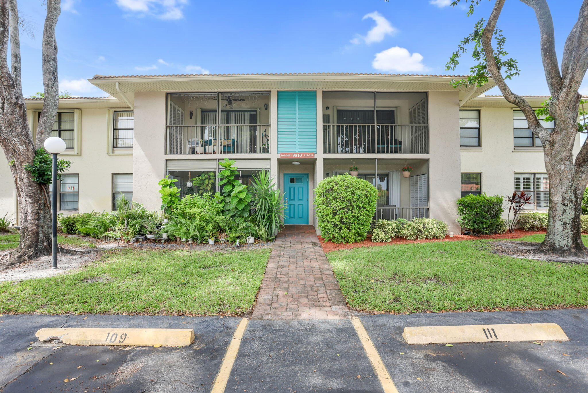 9810 Pineapple Tree Drive 111