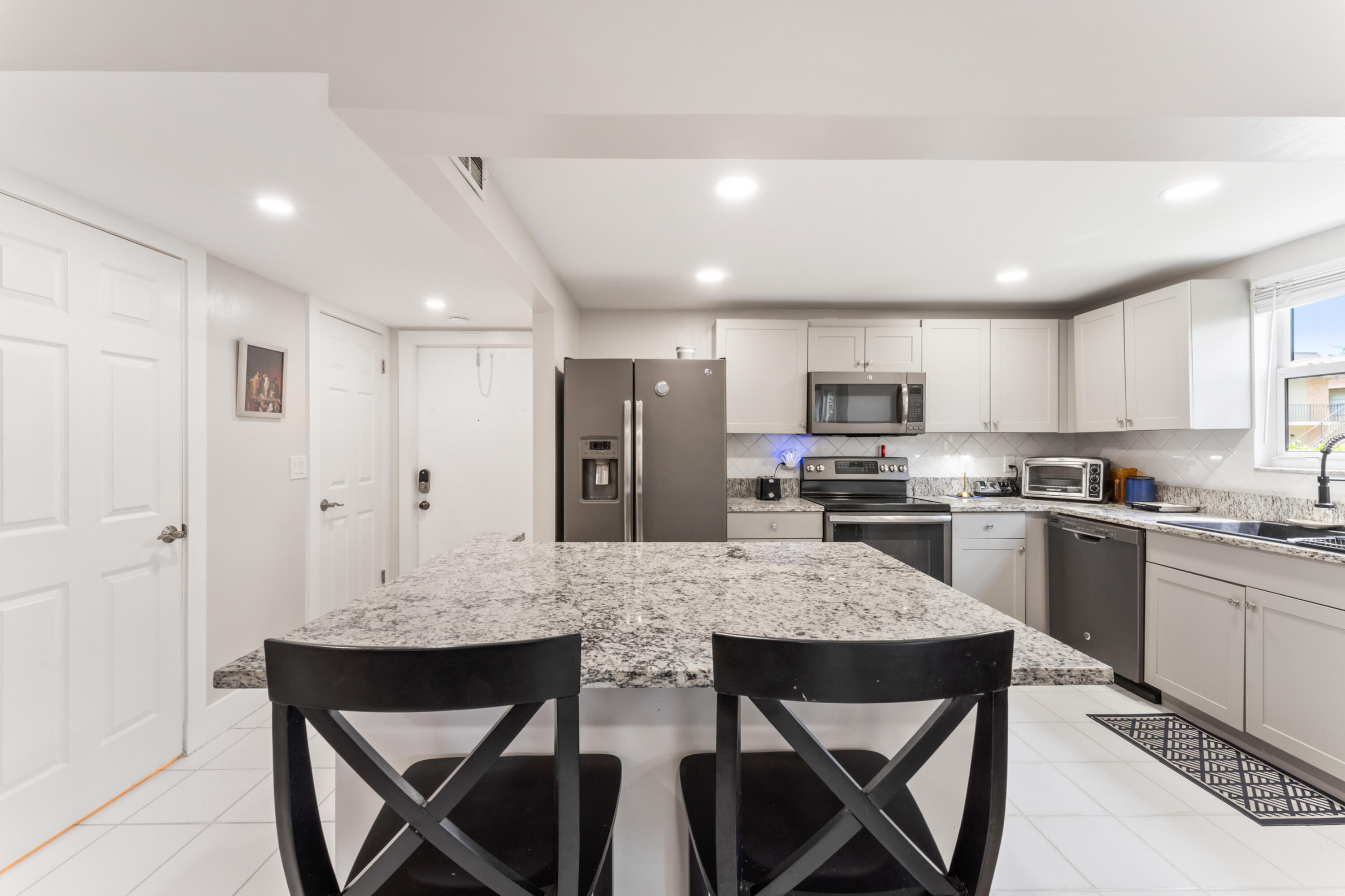 720 N Dixie Highway 303