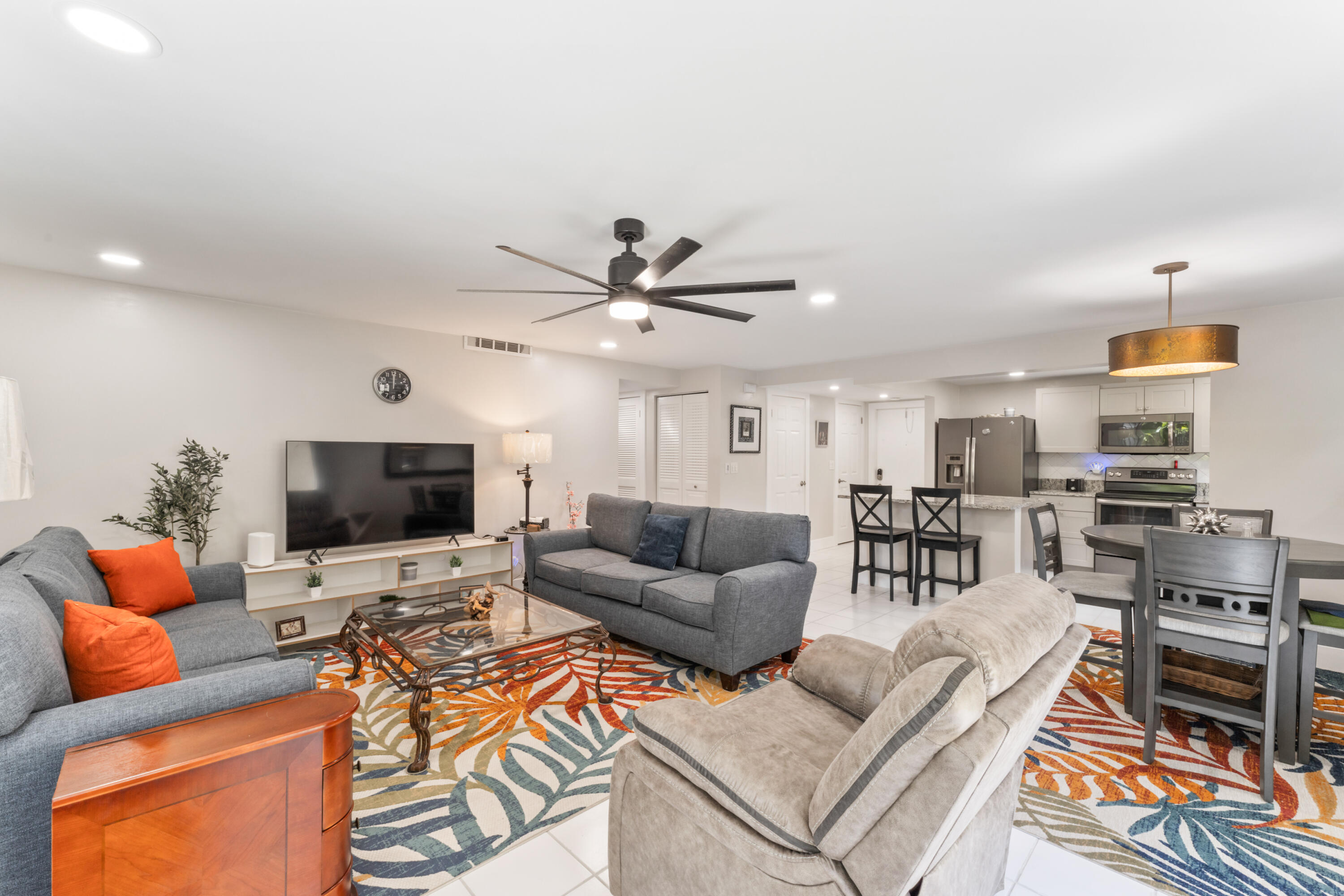 720 N Dixie Highway 303