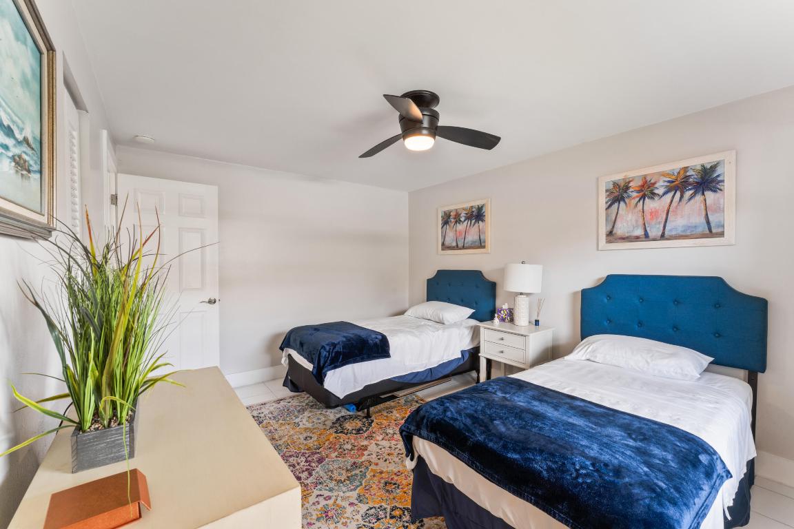 720 N Dixie Highway 303