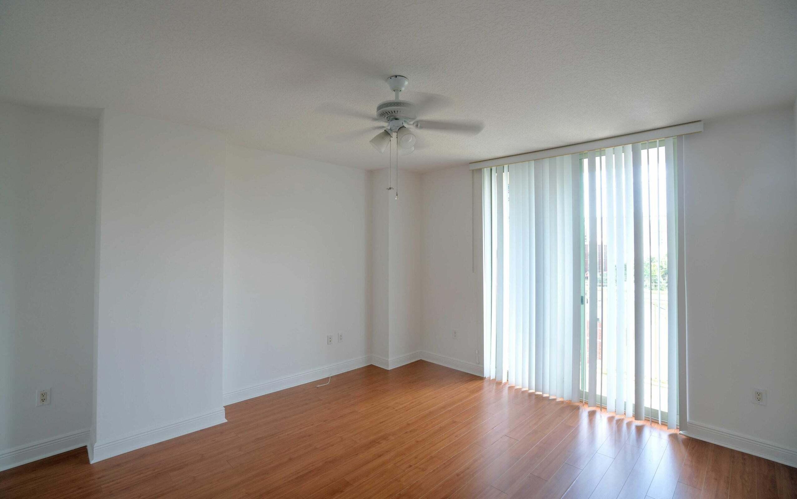 610 Clematis Street 528