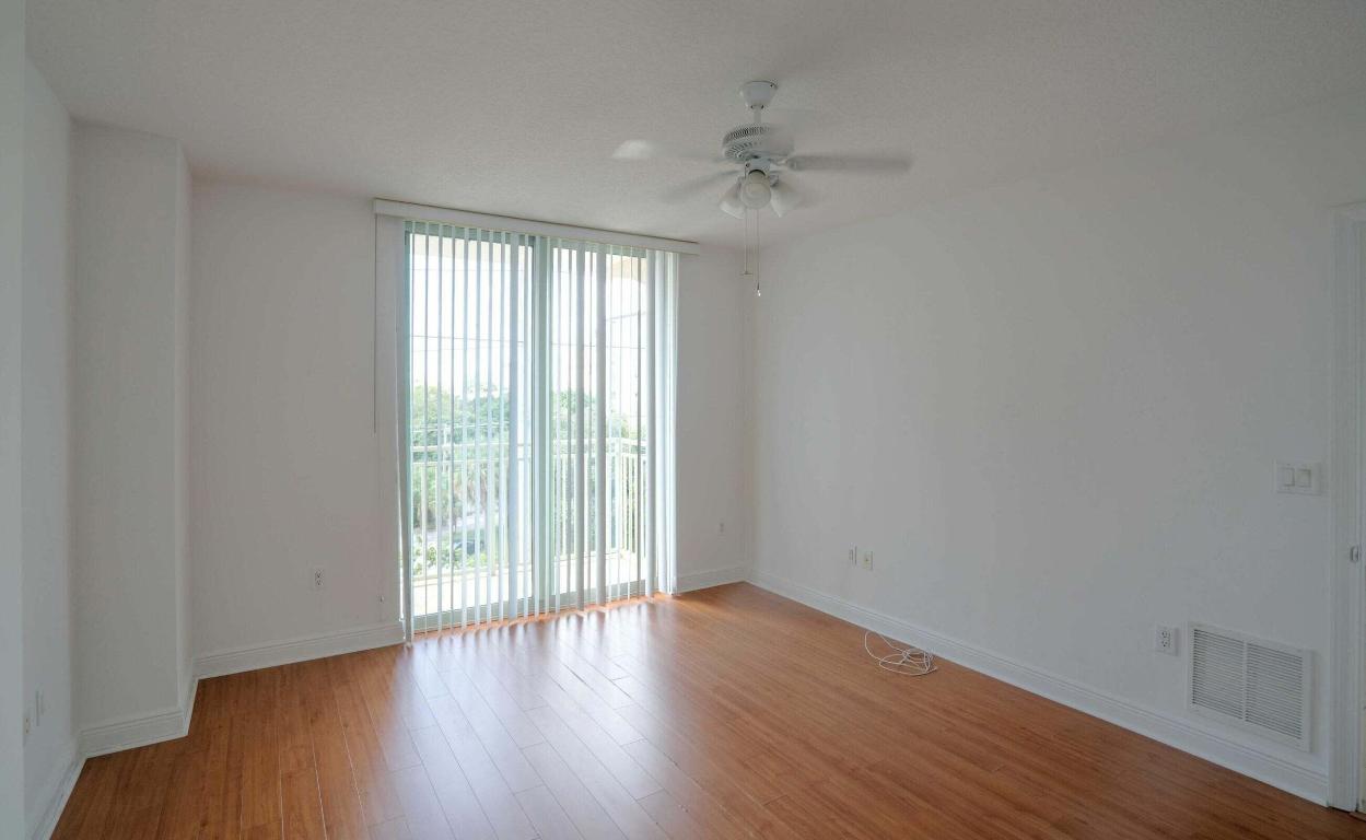 610 Clematis Street 528