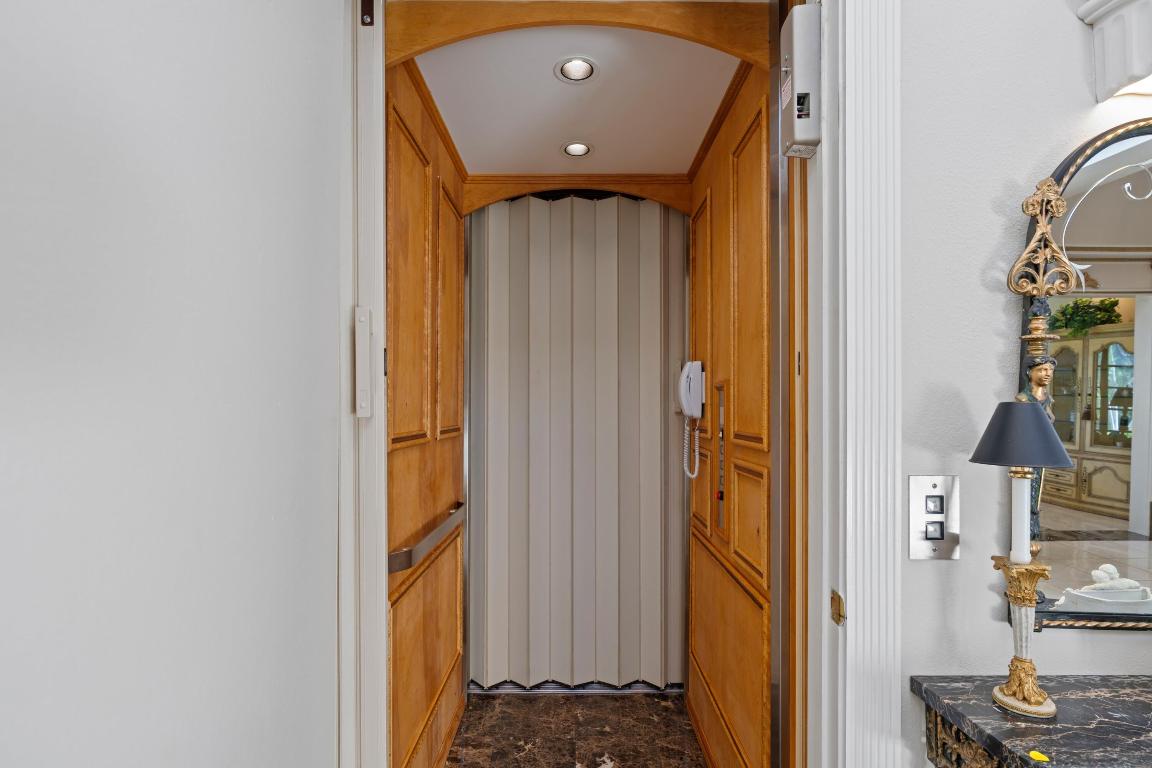 1010 Pine Point Road