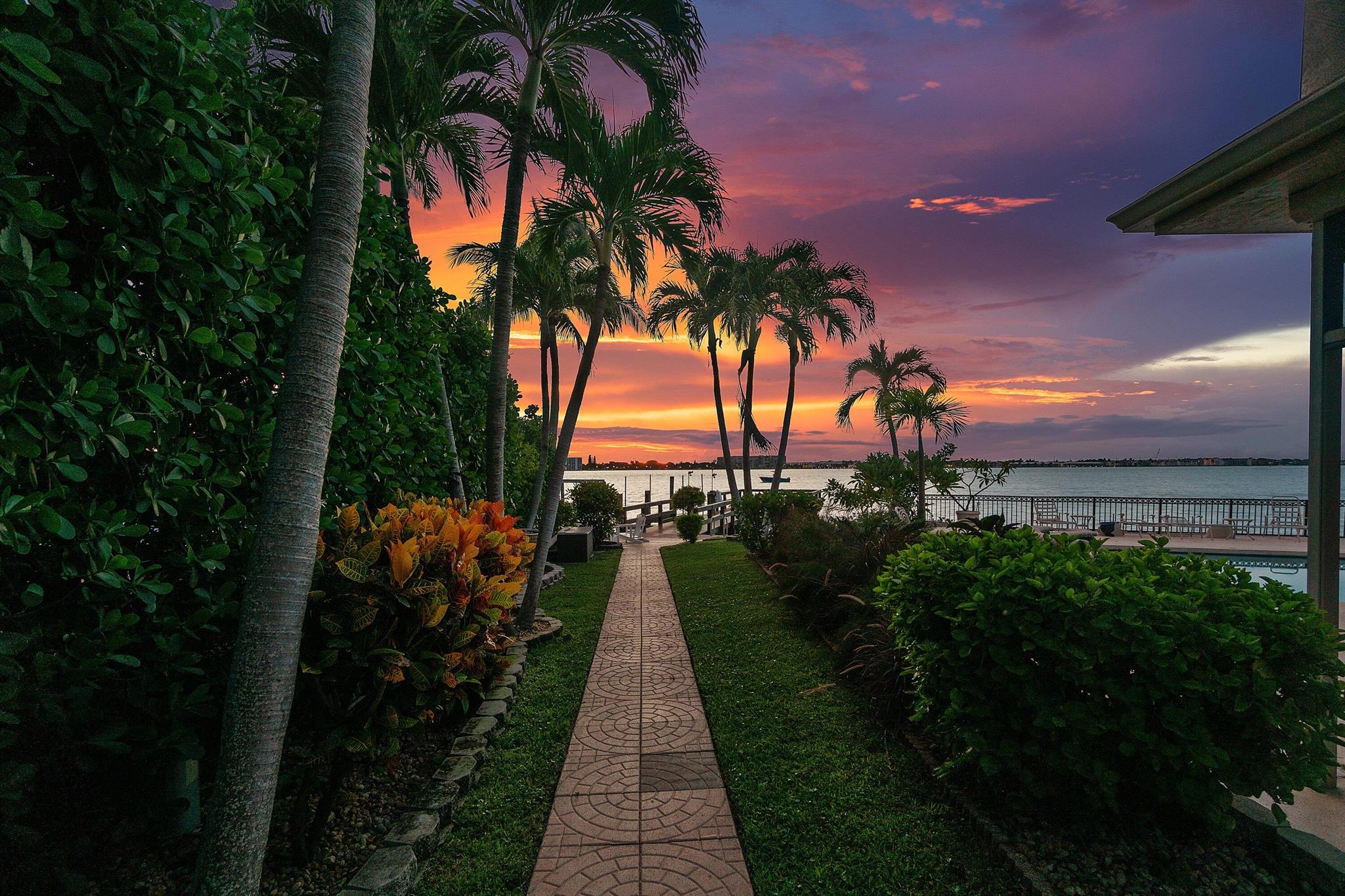 1010 Pine Point Road