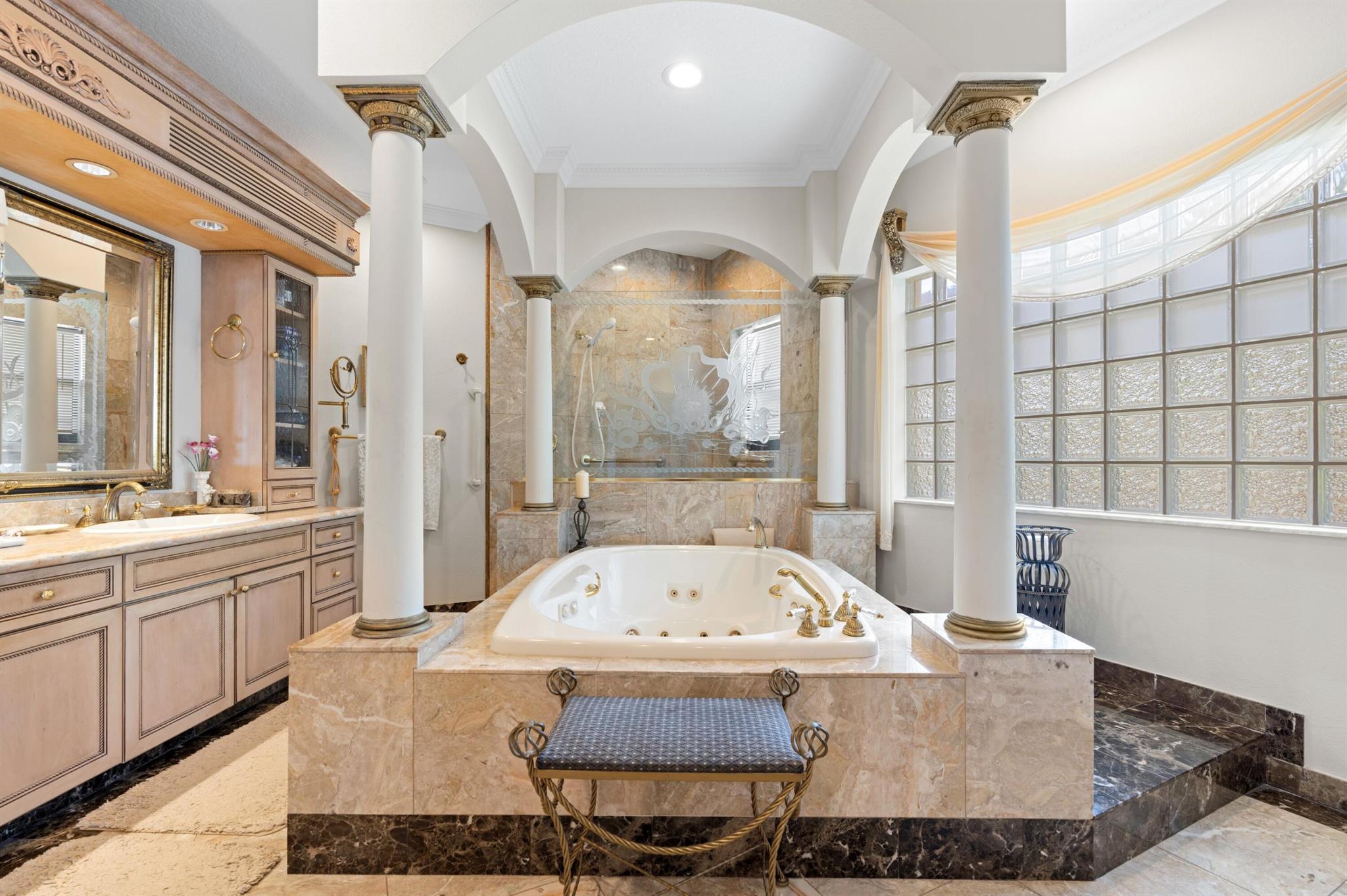 1010 Pine Point Road