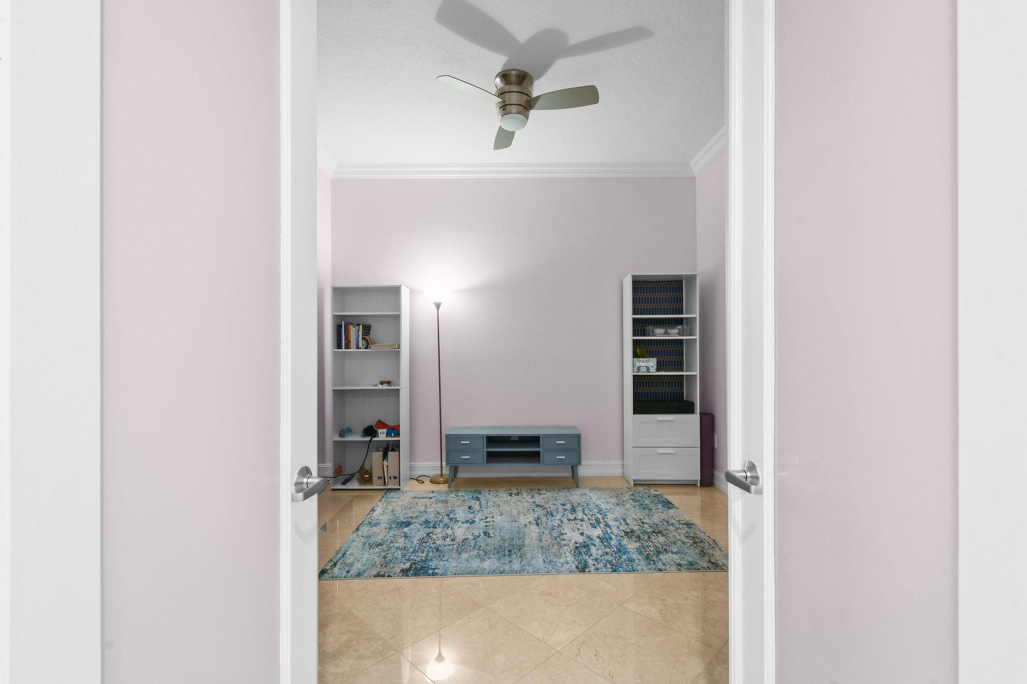 701 S Olive Avenue 818