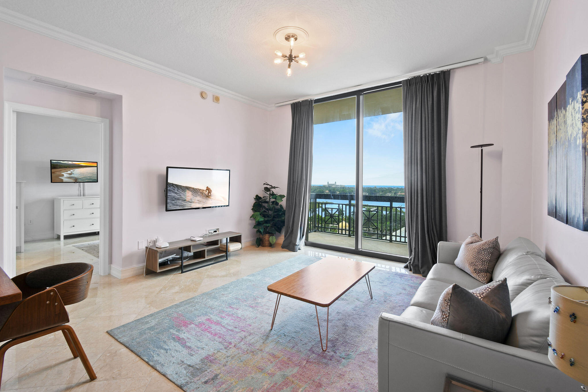 701 S Olive Avenue 818