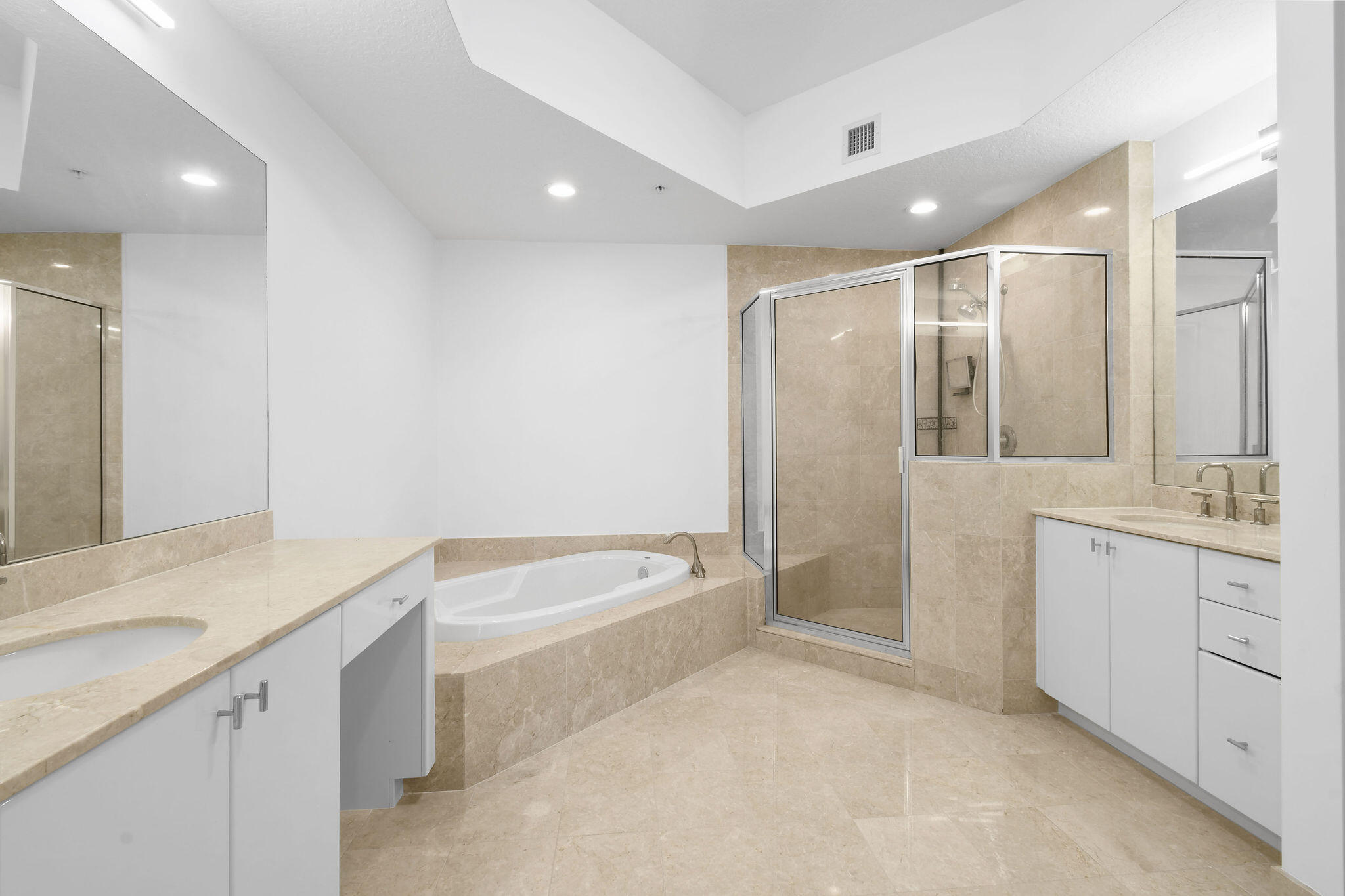 701 S Olive Avenue 818