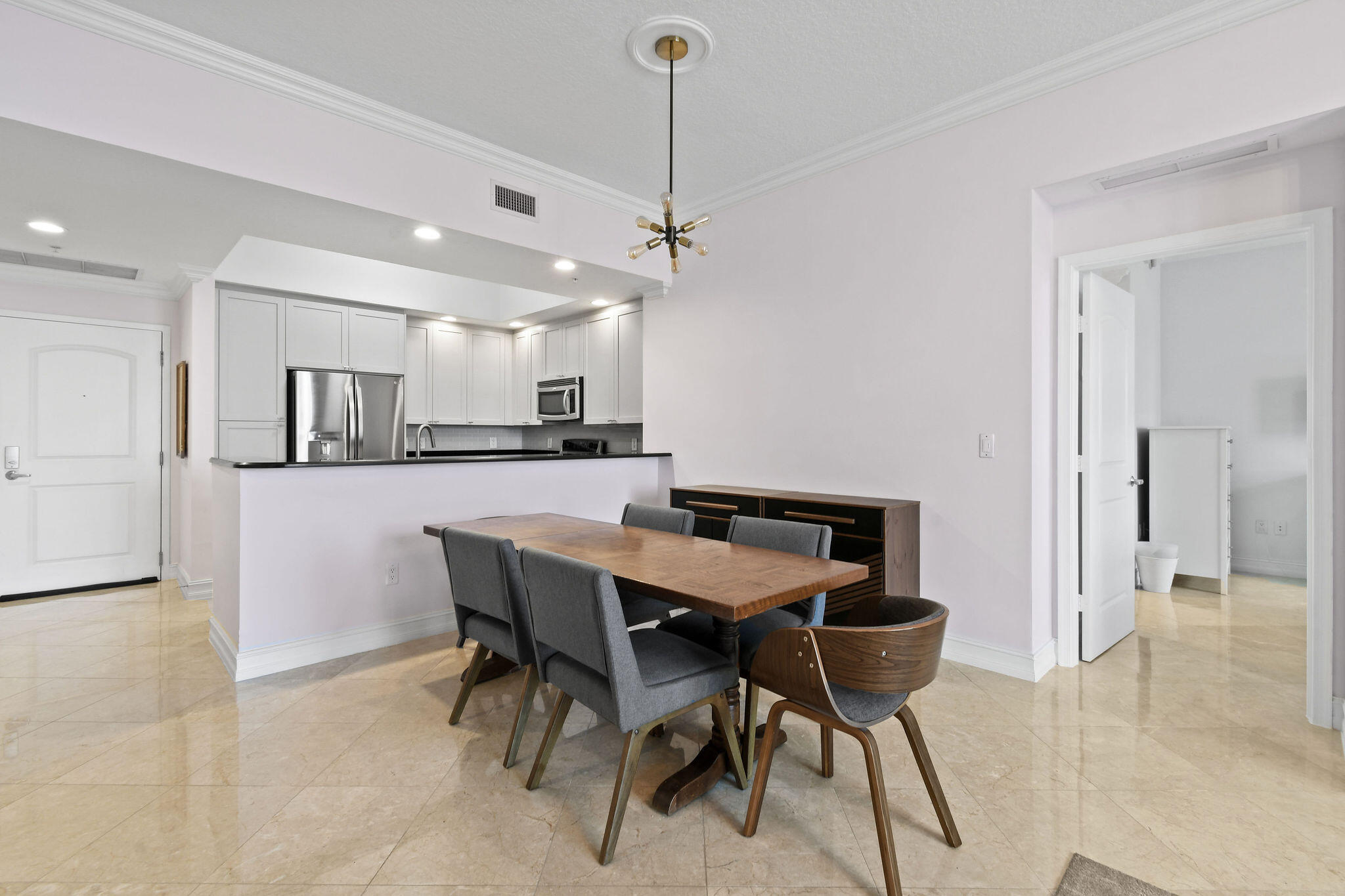 701 S Olive Avenue 818