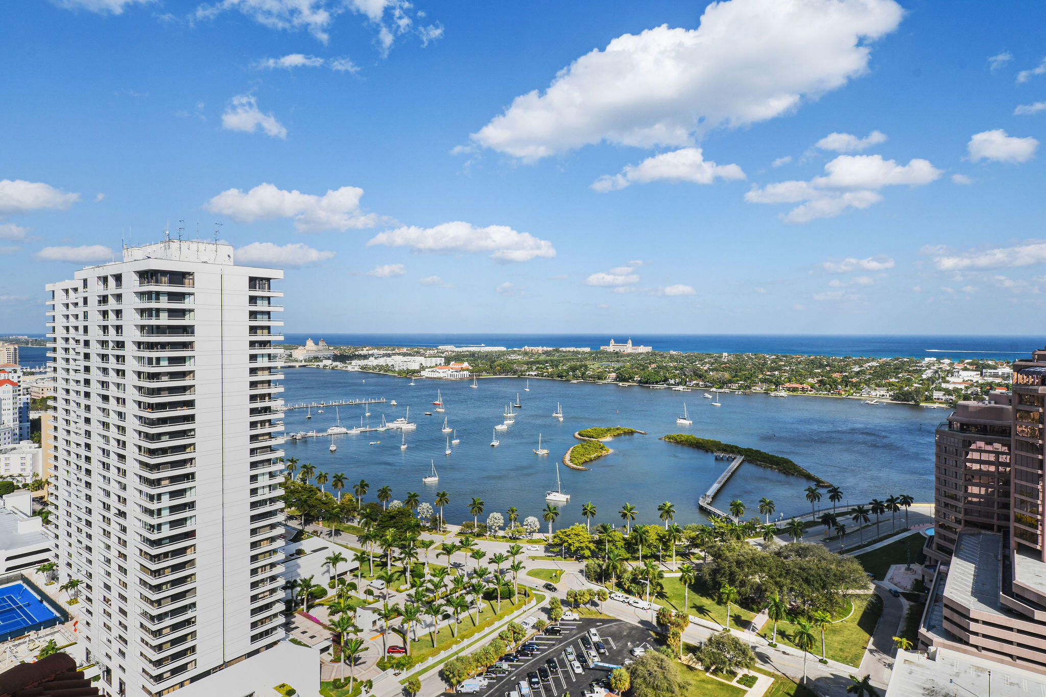 701 S Olive Avenue 818