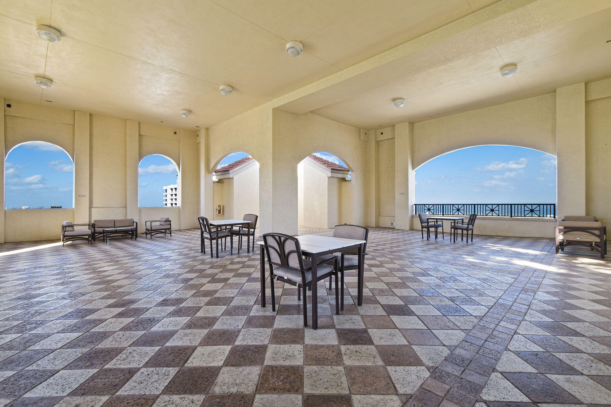 701 S Olive Avenue 818